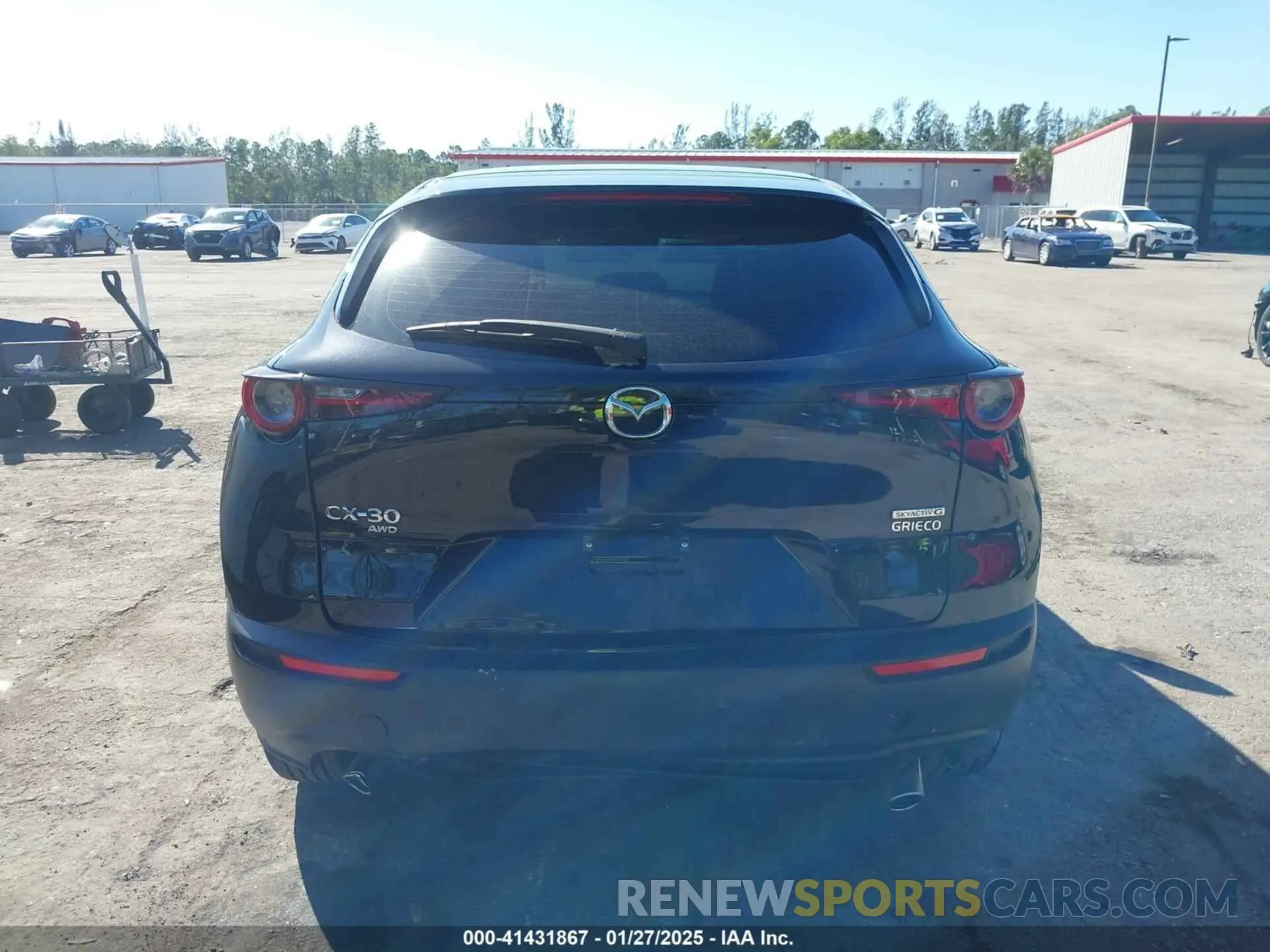16 fotografías del automóvil dañado 3MVDMBAM8RM678796 MAZDA CX-30 2024