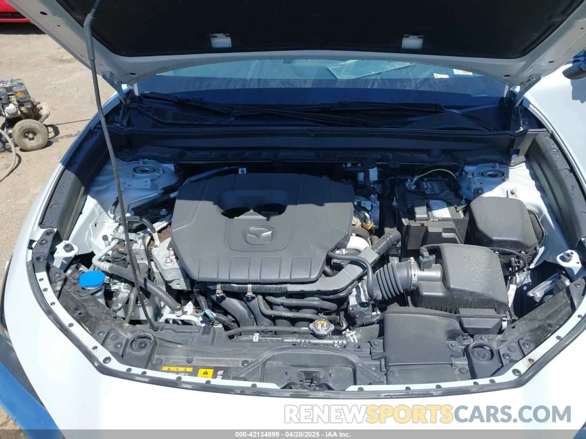 10 fotografías del automóvil dañado 3MVDMBBM0RM644690 MAZDA CX-30 2024