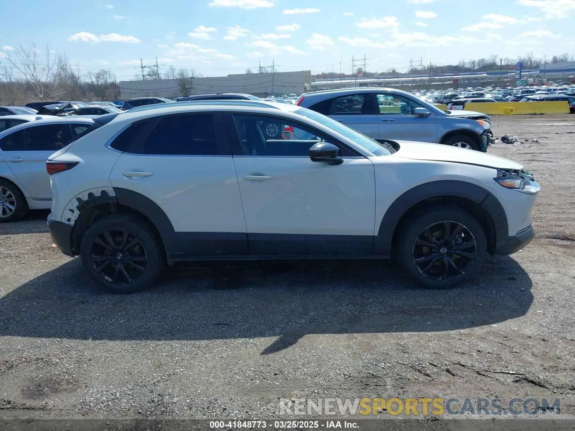 13 fotografías del automóvil dañado 3MVDMBBM0RM663644 MAZDA CX-30 2024
