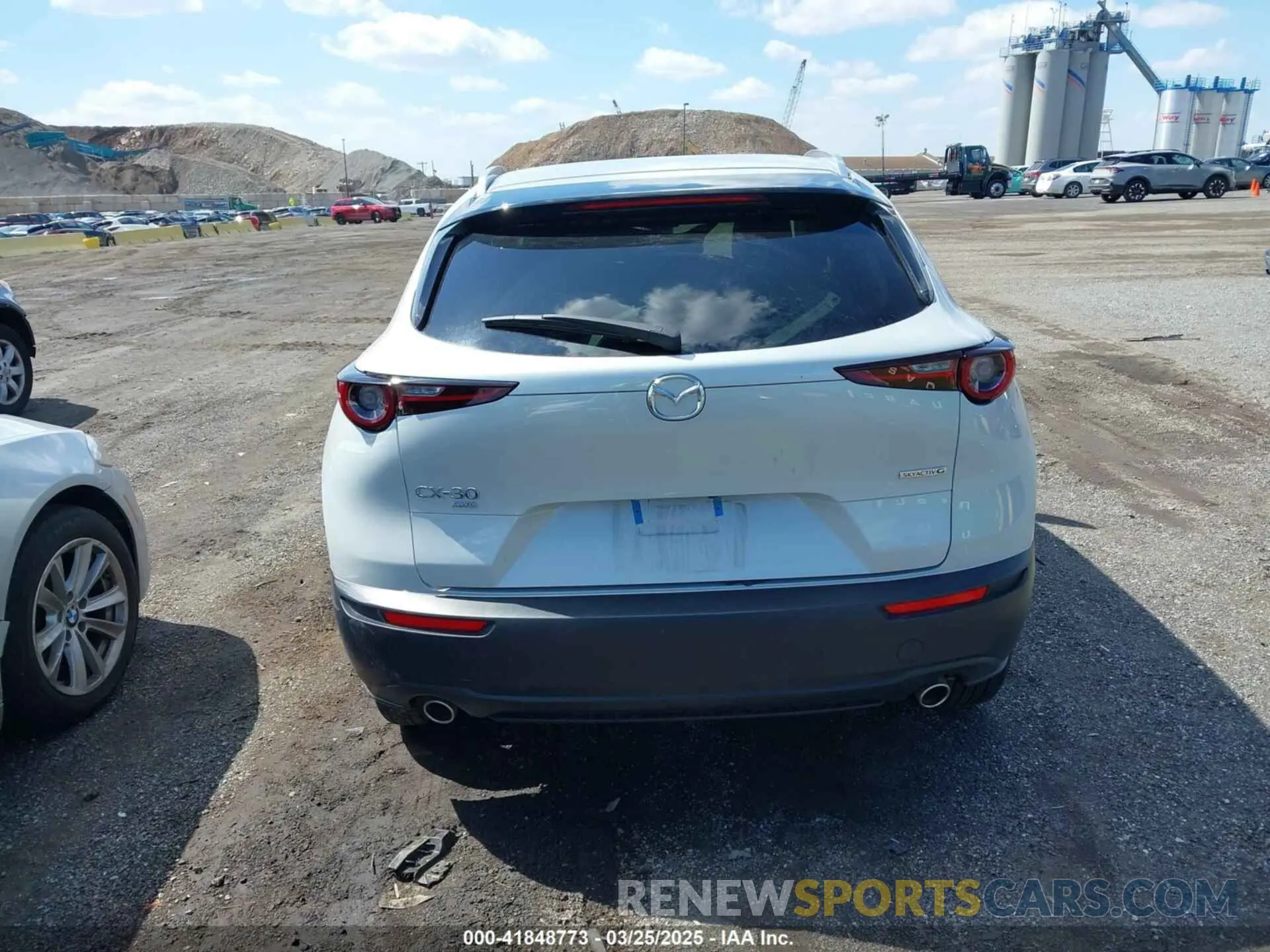 16 fotografías del automóvil dañado 3MVDMBBM0RM663644 MAZDA CX-30 2024