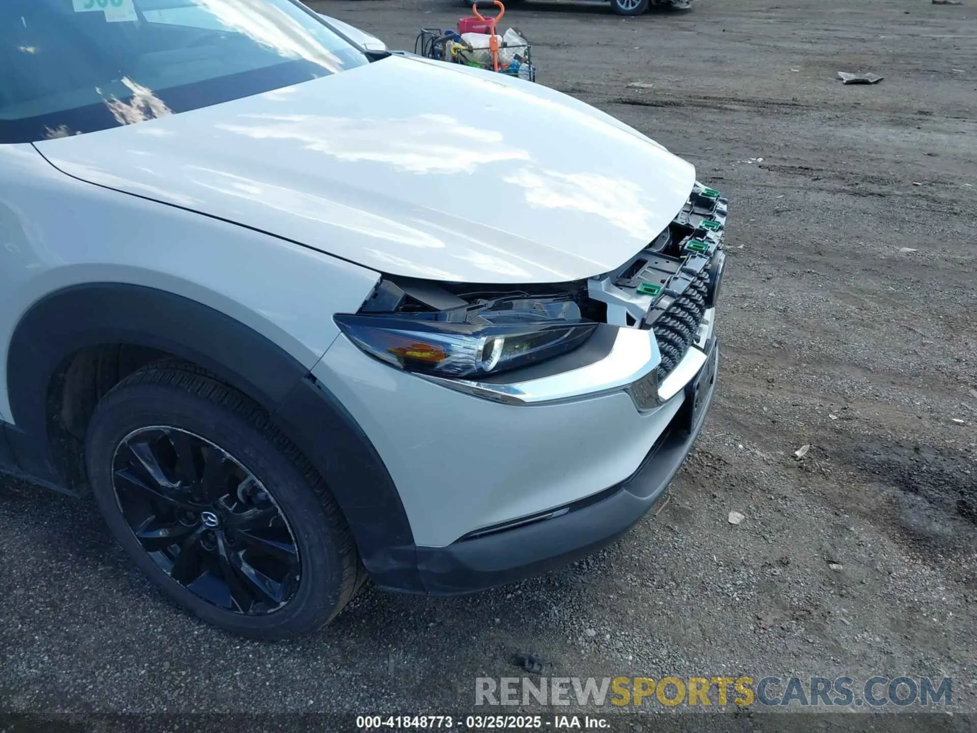 18 fotografías del automóvil dañado 3MVDMBBM0RM663644 MAZDA CX-30 2024