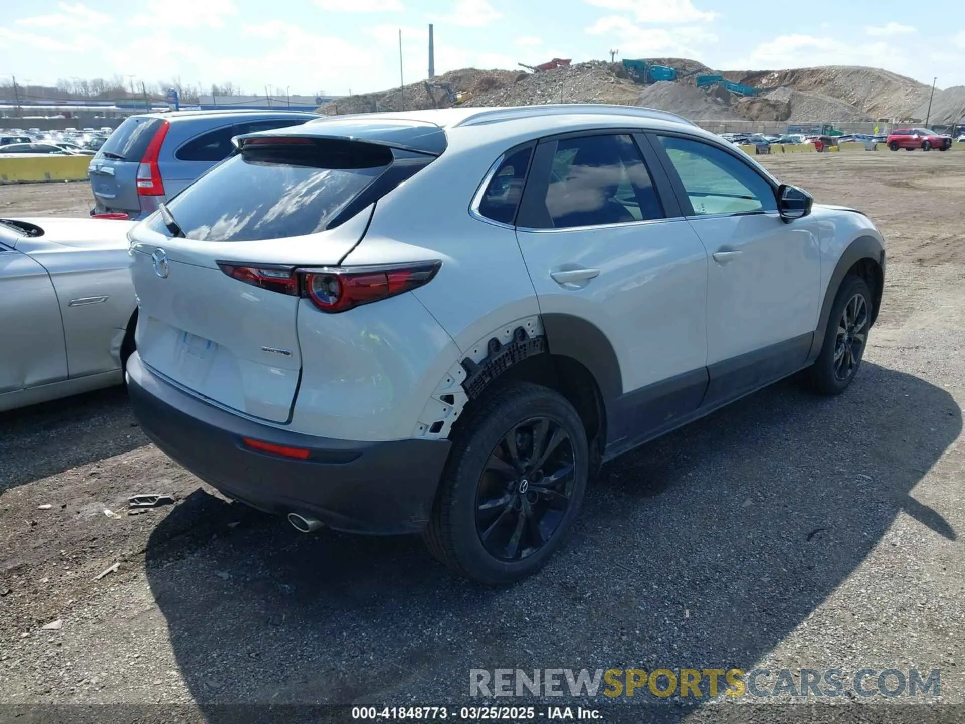 4 fotografías del automóvil dañado 3MVDMBBM0RM663644 MAZDA CX-30 2024