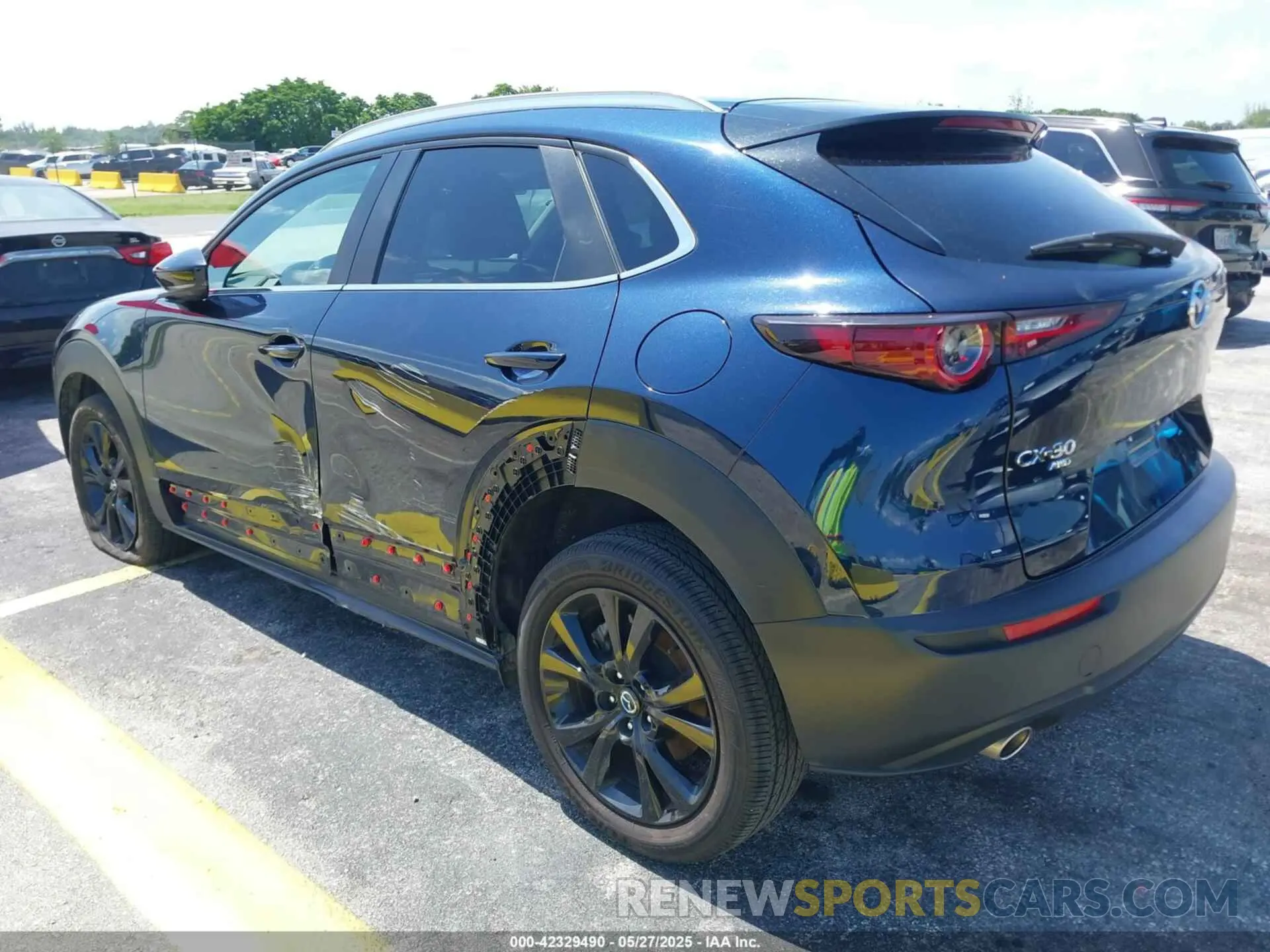 3 fotografías del automóvil dañado 3MVDMBBM0RM697731 MAZDA CX-30 2024