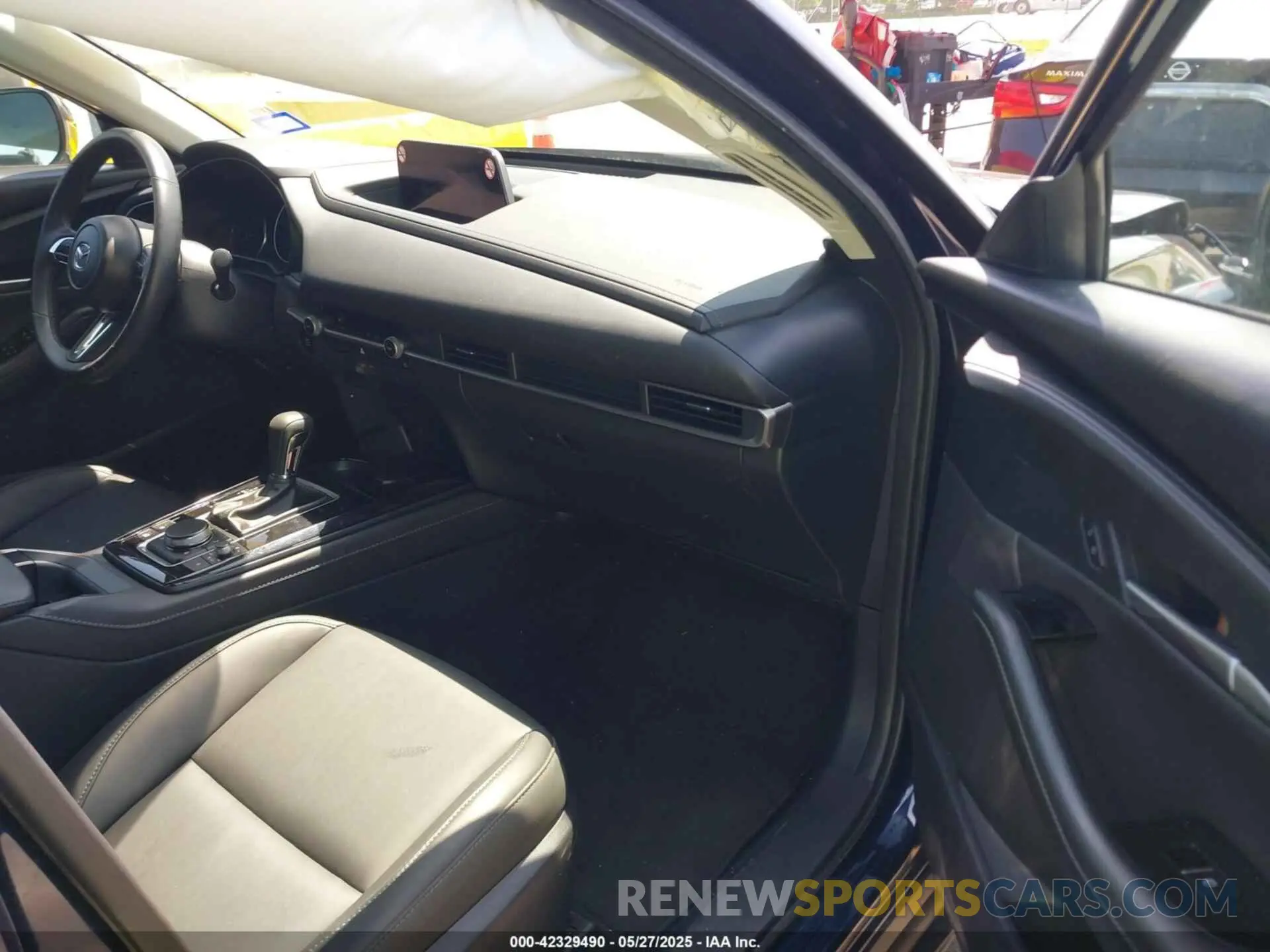 5 fotografías del automóvil dañado 3MVDMBBM0RM697731 MAZDA CX-30 2024