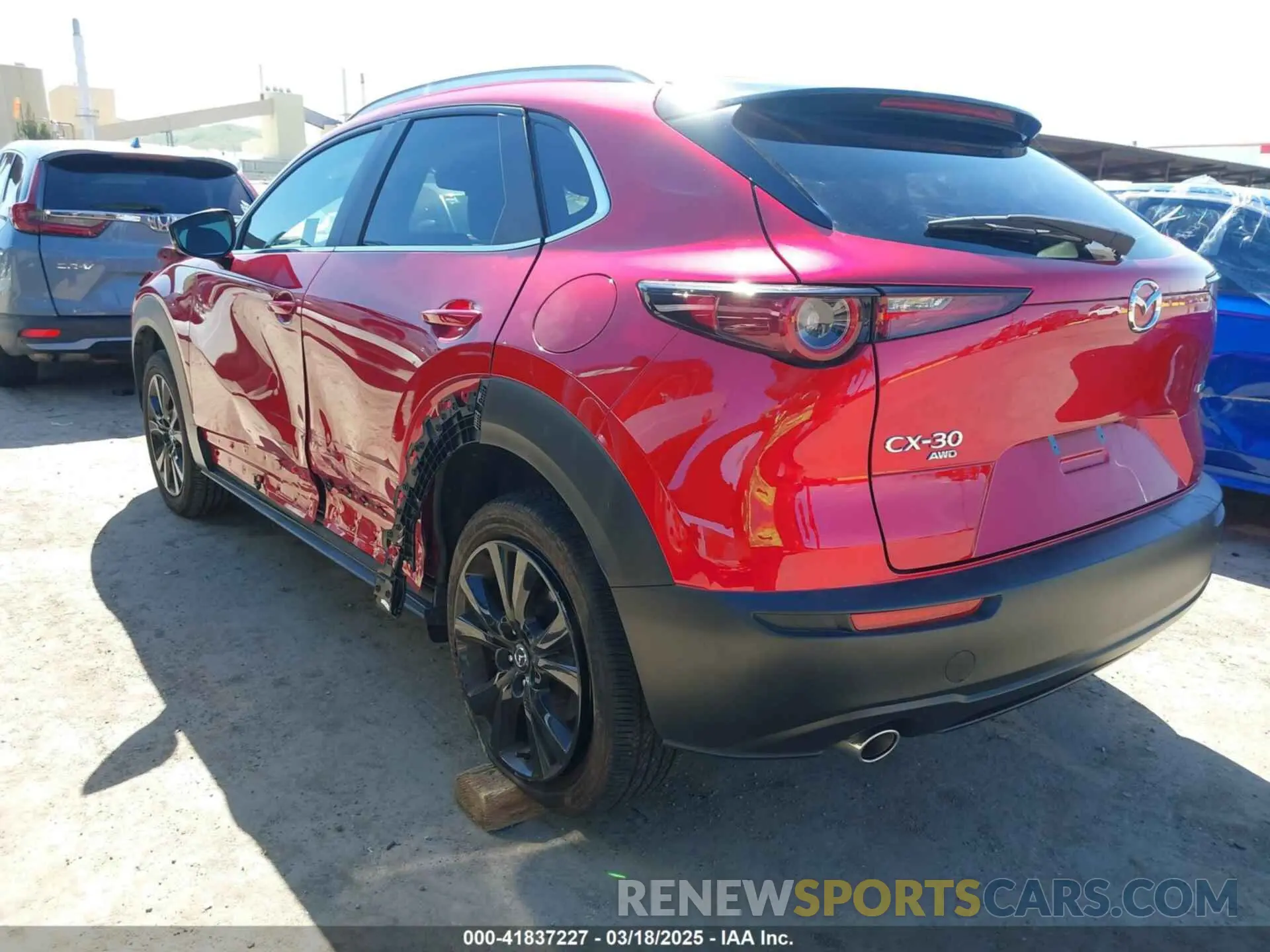 3 fotografías del automóvil dañado 3MVDMBBM0RM707223 MAZDA CX-30 2024