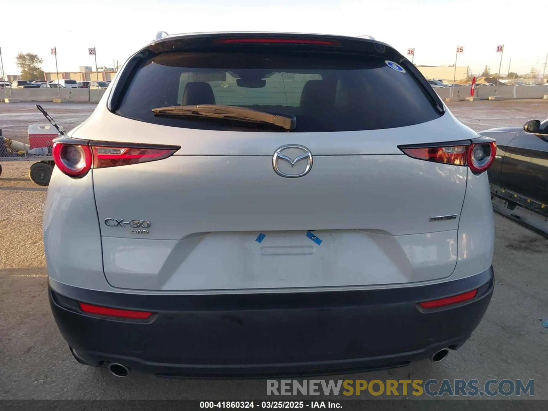 16 fotografías del automóvil dañado 3MVDMBBM1RM681019 MAZDA CX-30 2024