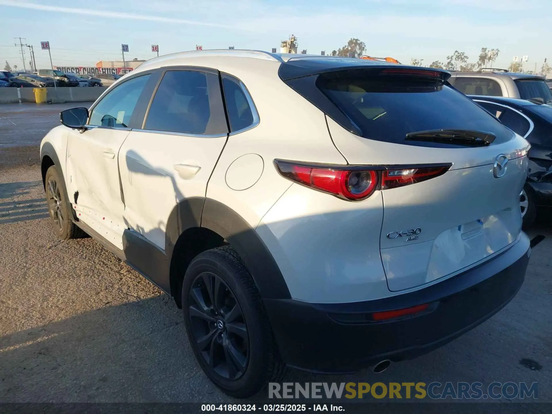 3 fotografías del automóvil dañado 3MVDMBBM1RM681019 MAZDA CX-30 2024