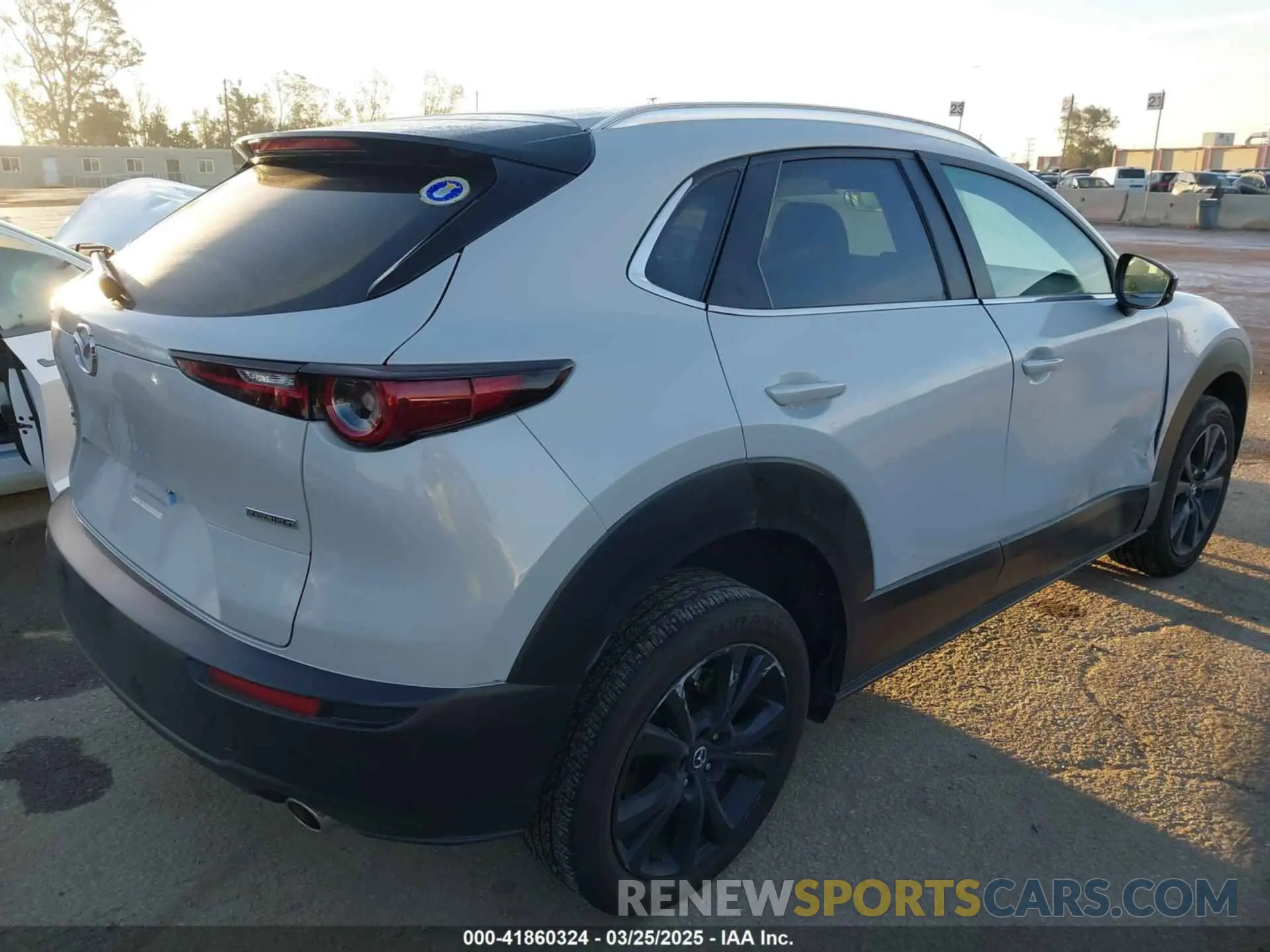4 fotografías del automóvil dañado 3MVDMBBM1RM681019 MAZDA CX-30 2024