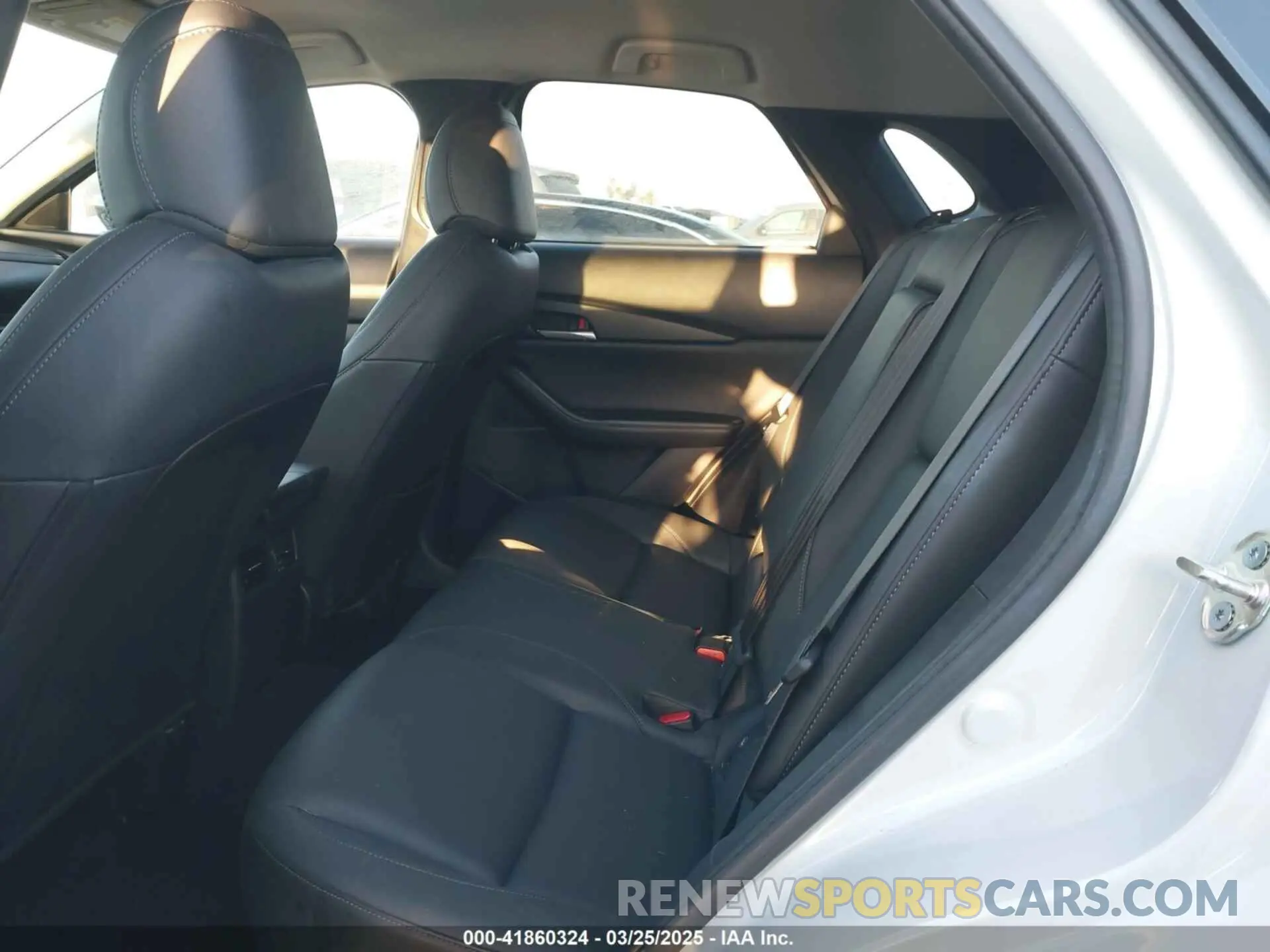 8 fotografías del automóvil dañado 3MVDMBBM1RM681019 MAZDA CX-30 2024