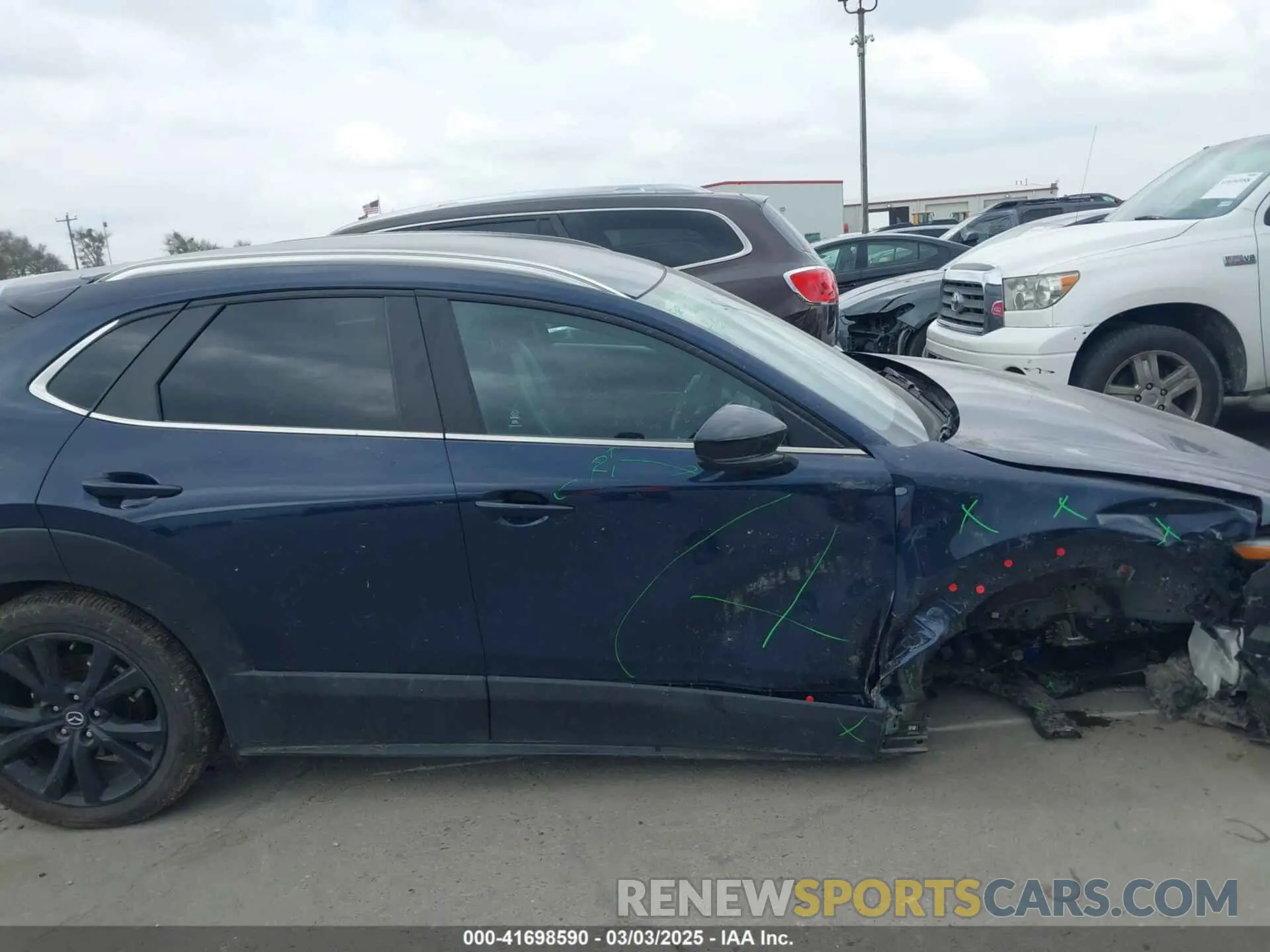 13 fotografías del automóvil dañado 3MVDMBBM1RM697611 MAZDA CX-30 2024