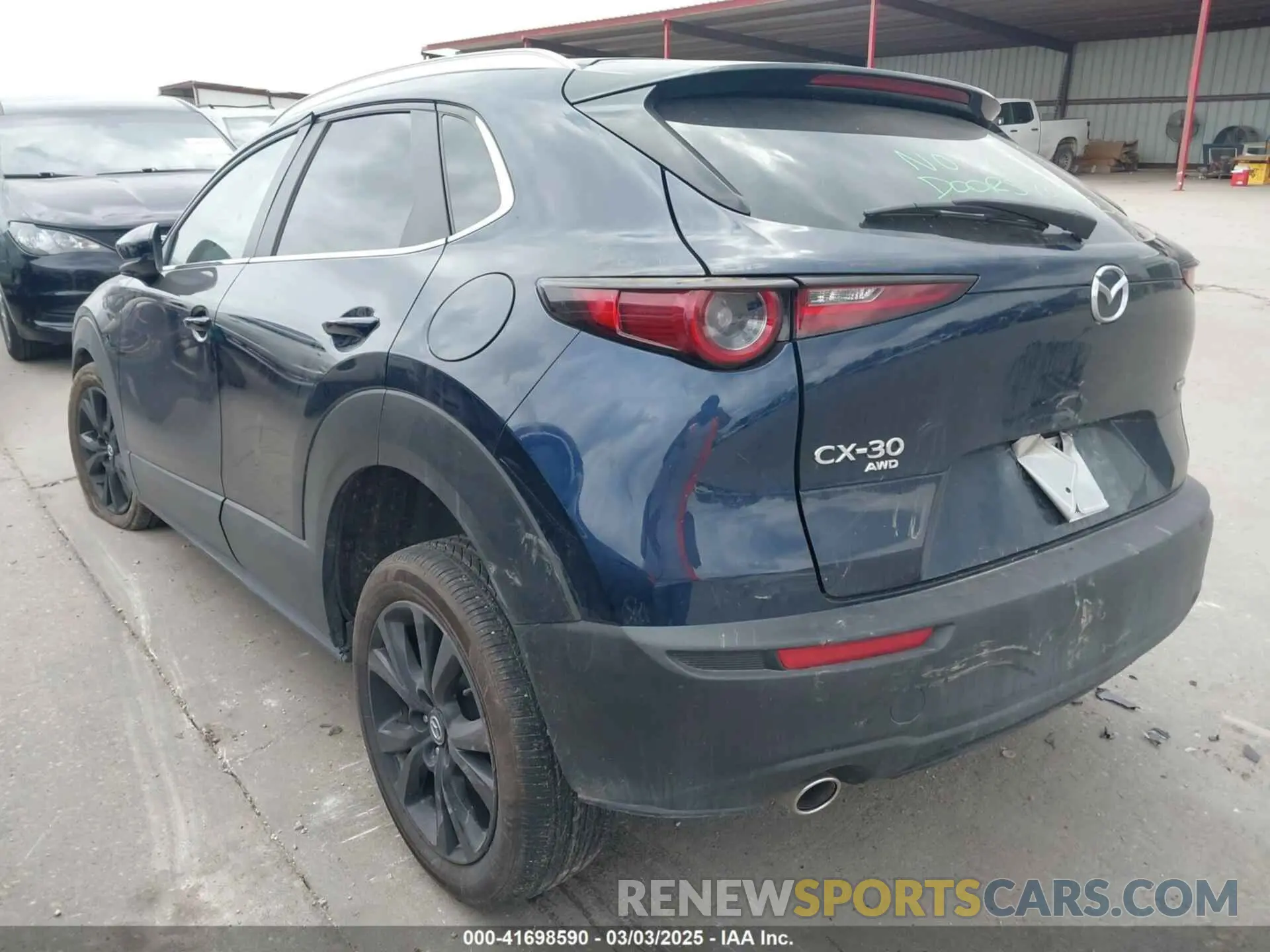 3 fotografías del automóvil dañado 3MVDMBBM1RM697611 MAZDA CX-30 2024