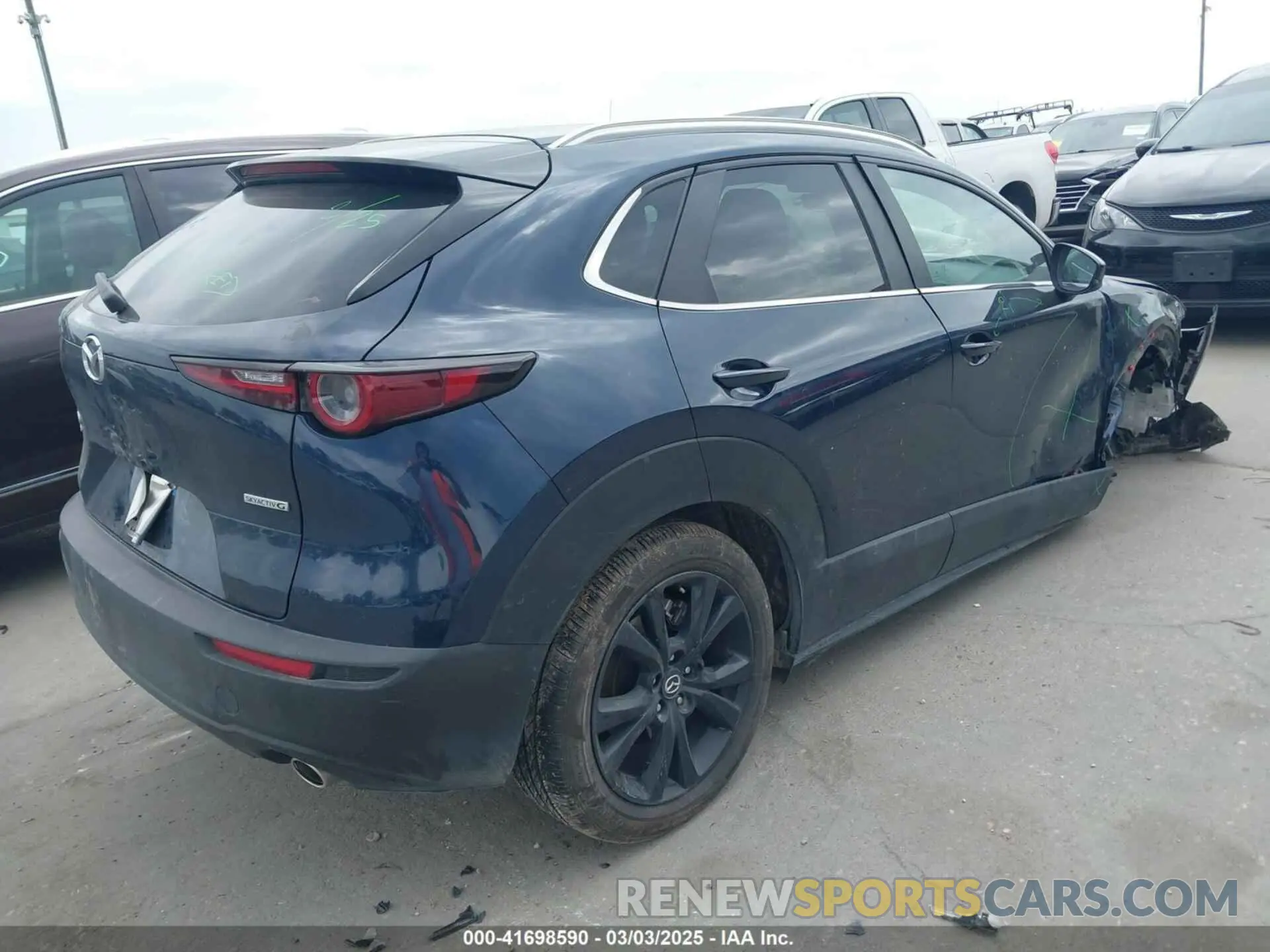4 fotografías del automóvil dañado 3MVDMBBM1RM697611 MAZDA CX-30 2024
