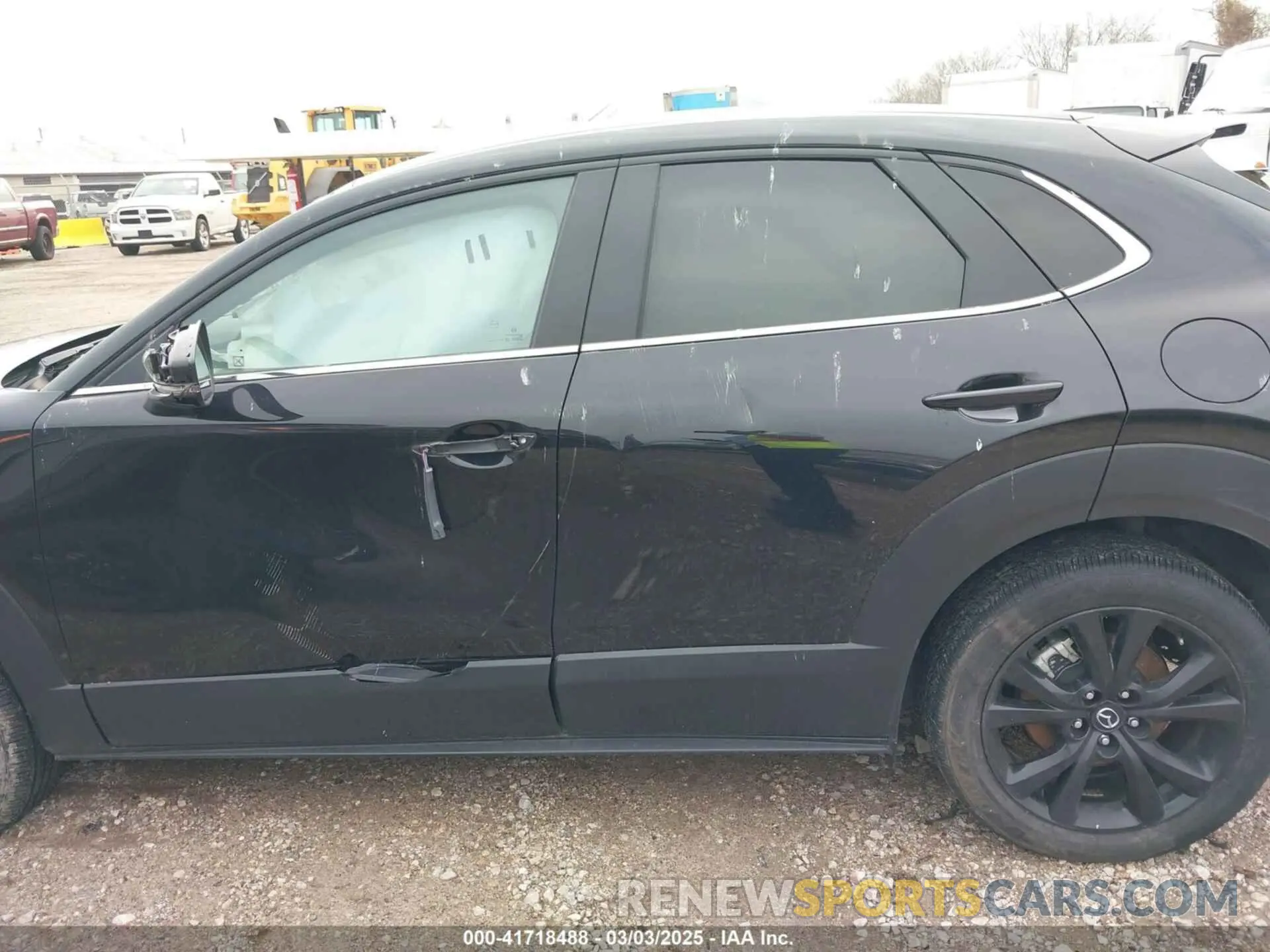 14 fotografías del automóvil dañado 3MVDMBBM2RM647235 MAZDA CX-30 2024