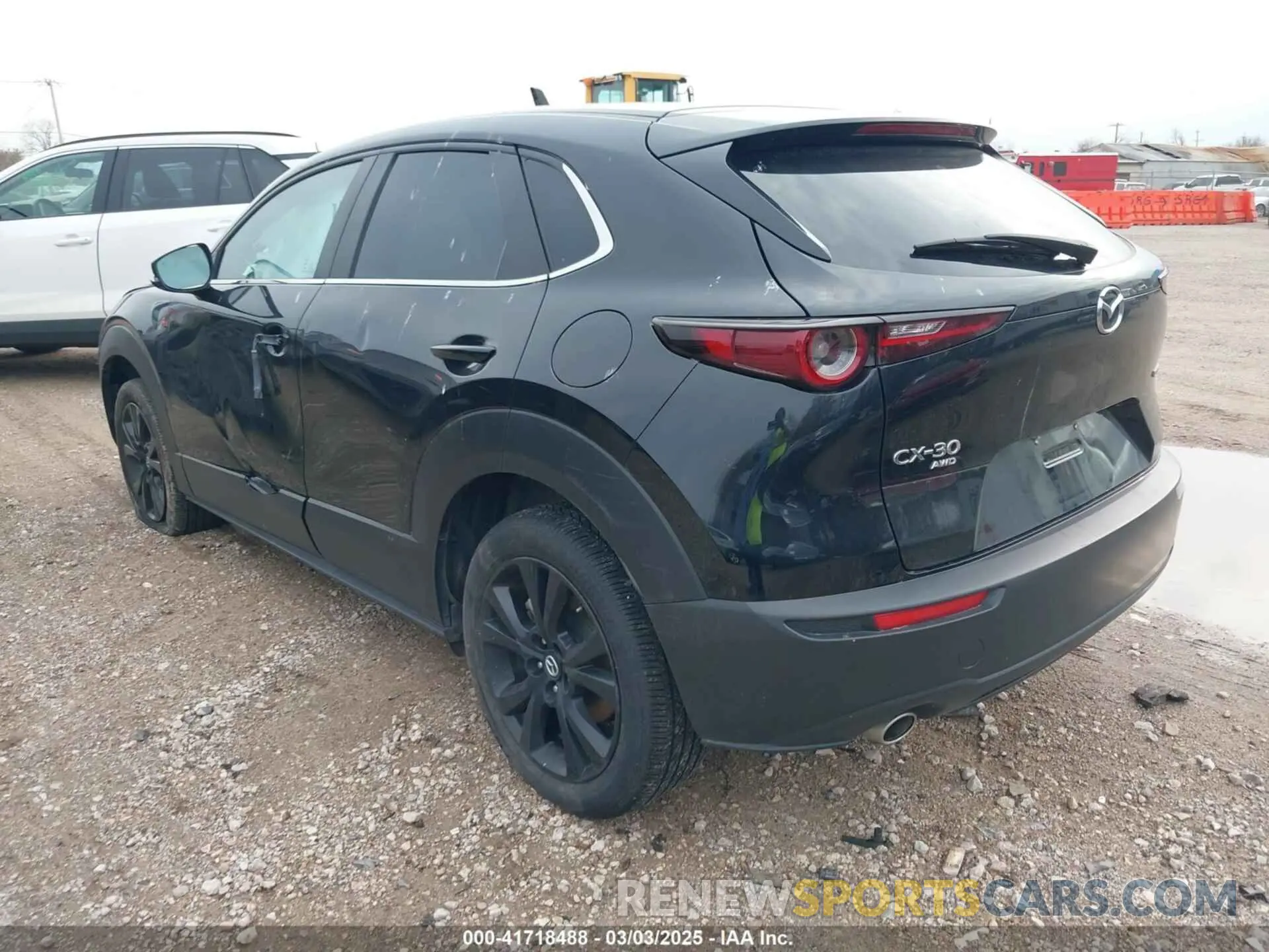 3 fotografías del automóvil dañado 3MVDMBBM2RM647235 MAZDA CX-30 2024