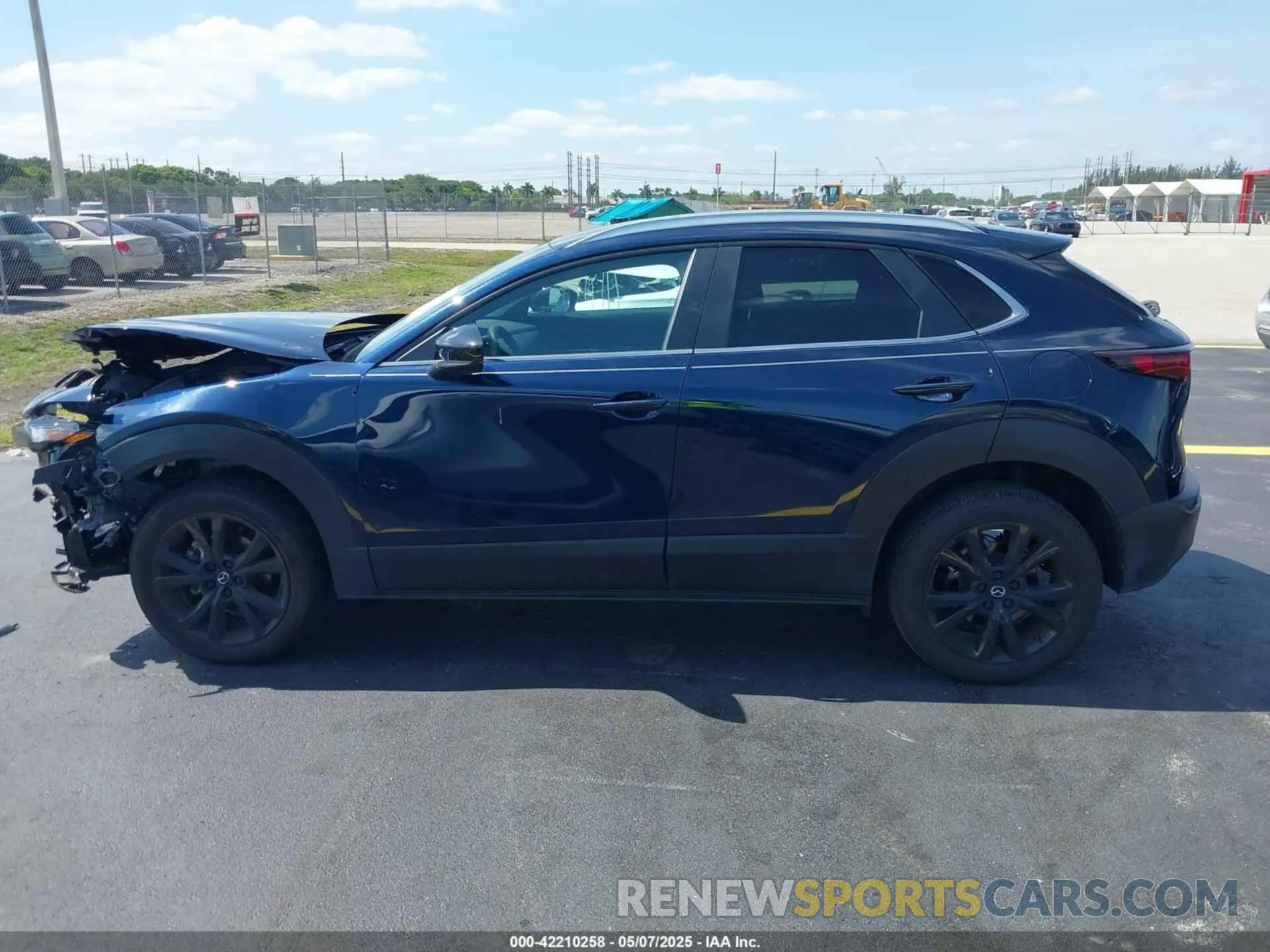 15 fotografías del automóvil dañado 3MVDMBBM2RM684687 MAZDA CX-30 2024