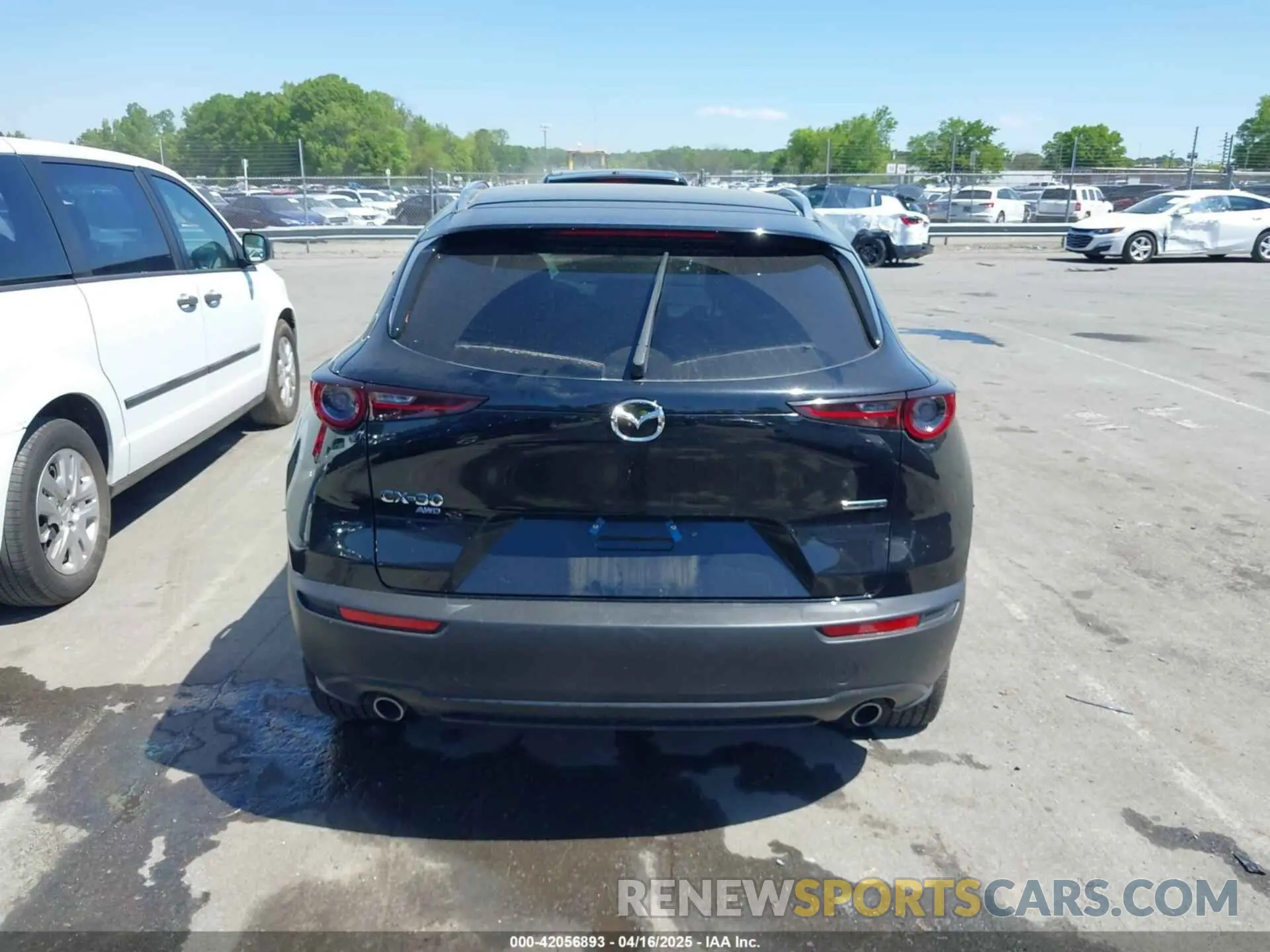 16 fotografías del automóvil dañado 3MVDMBBM2RM694278 MAZDA CX-30 2024