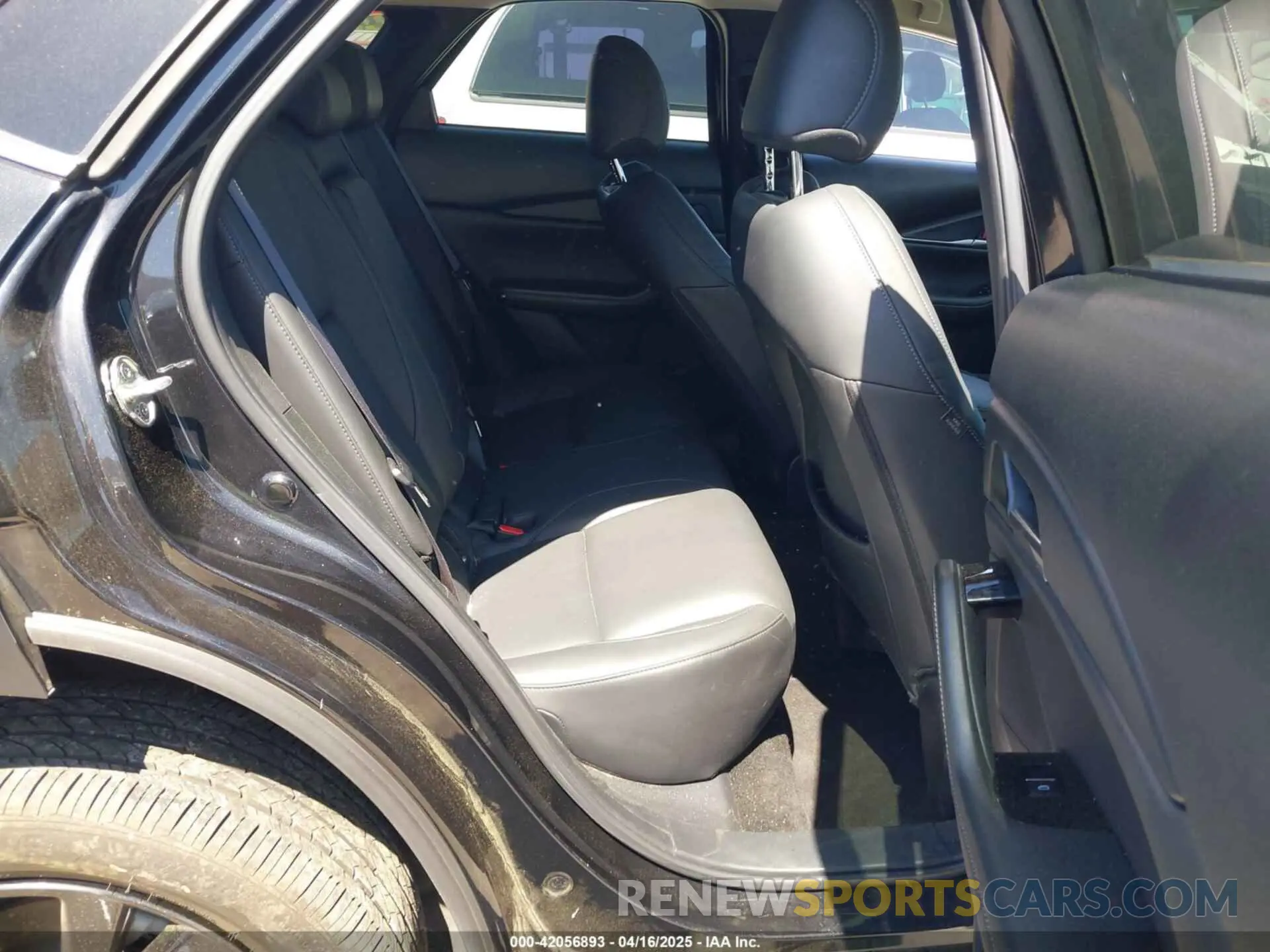 8 fotografías del automóvil dañado 3MVDMBBM2RM694278 MAZDA CX-30 2024