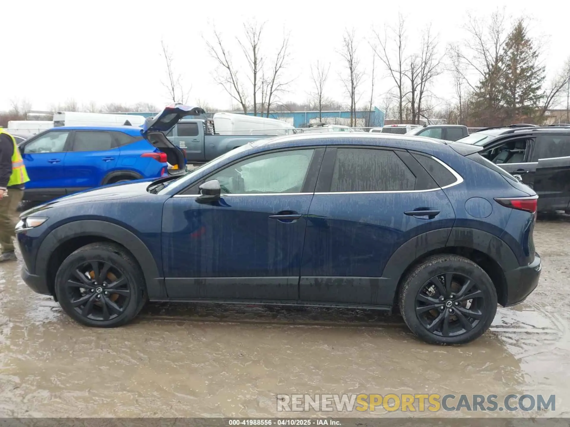 14 fotografías del automóvil dañado 3MVDMBBM3RM645848 MAZDA CX-30 2024