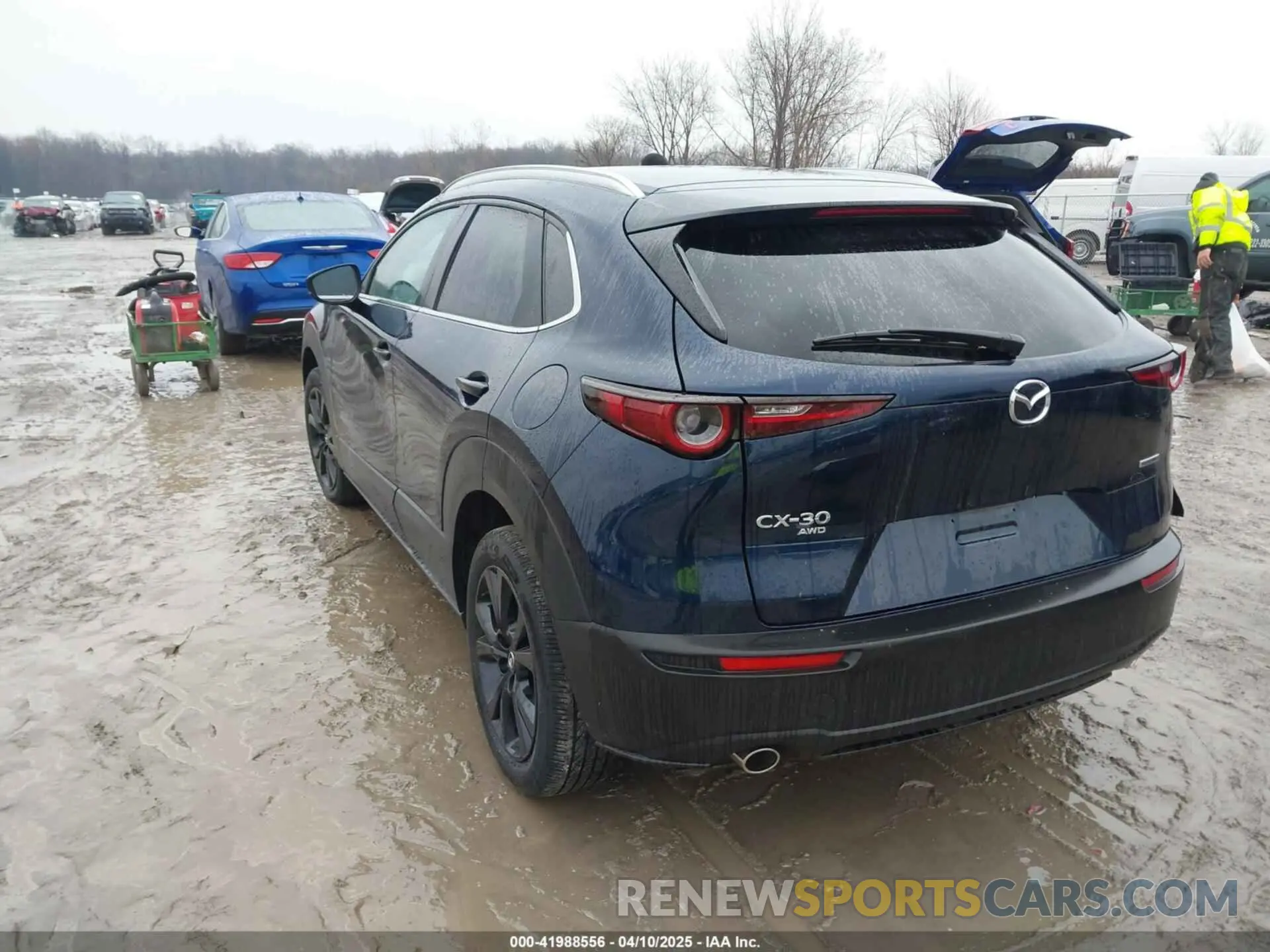 3 fotografías del automóvil dañado 3MVDMBBM3RM645848 MAZDA CX-30 2024
