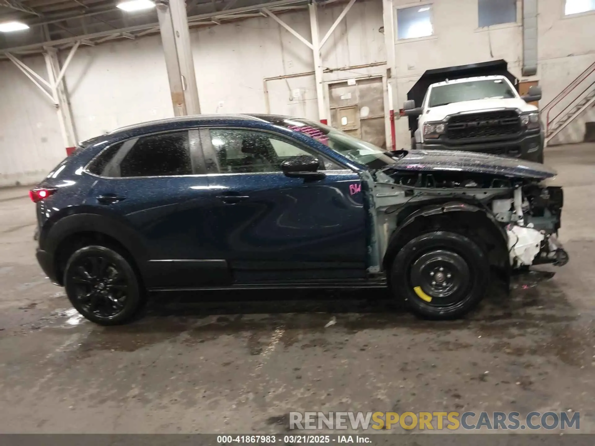 14 fotografías del automóvil dañado 3MVDMBBM3RM654887 MAZDA CX-30 2024