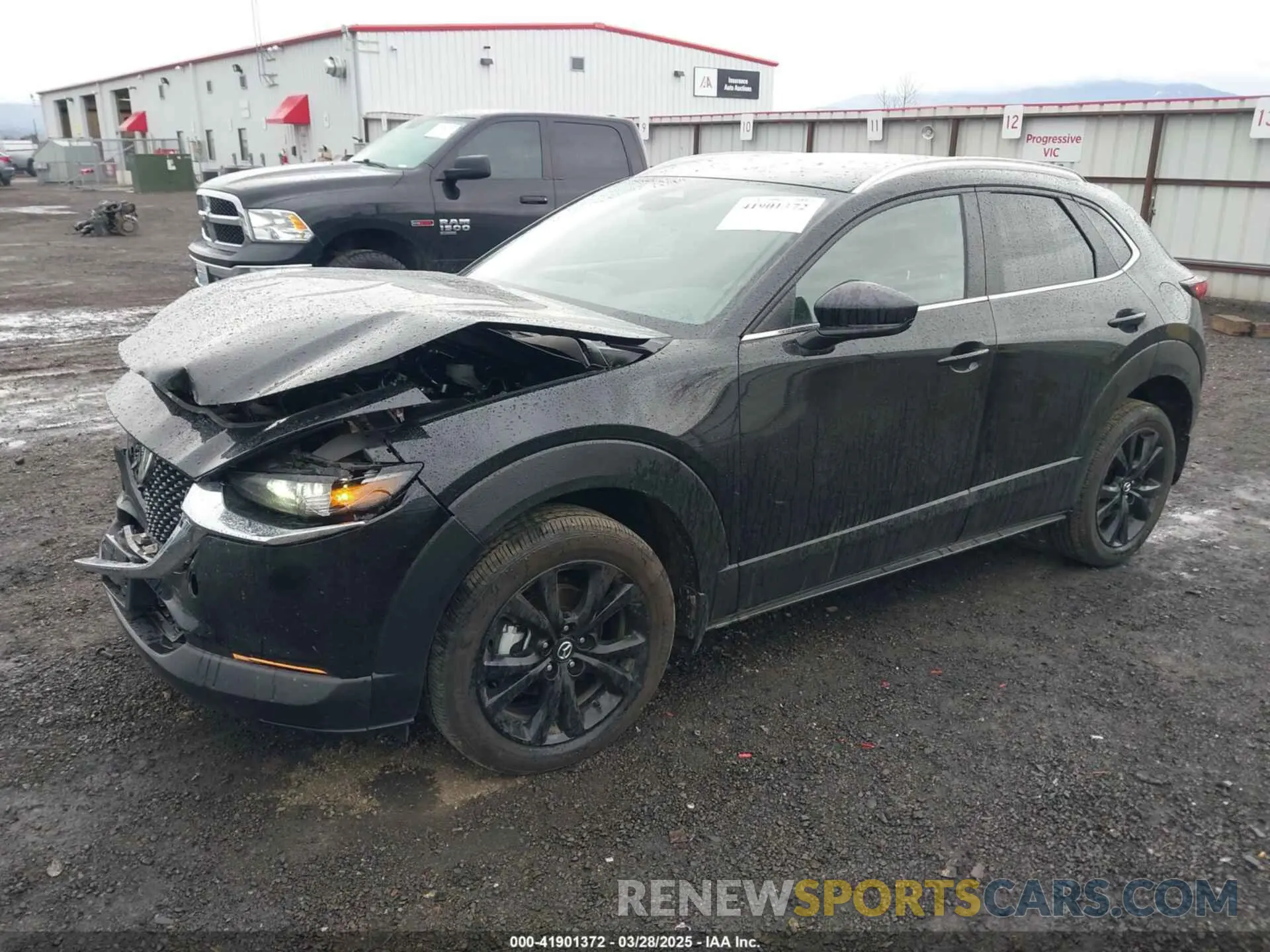 2 fotografías del automóvil dañado 3MVDMBBM4RM690930 MAZDA CX-30 2024