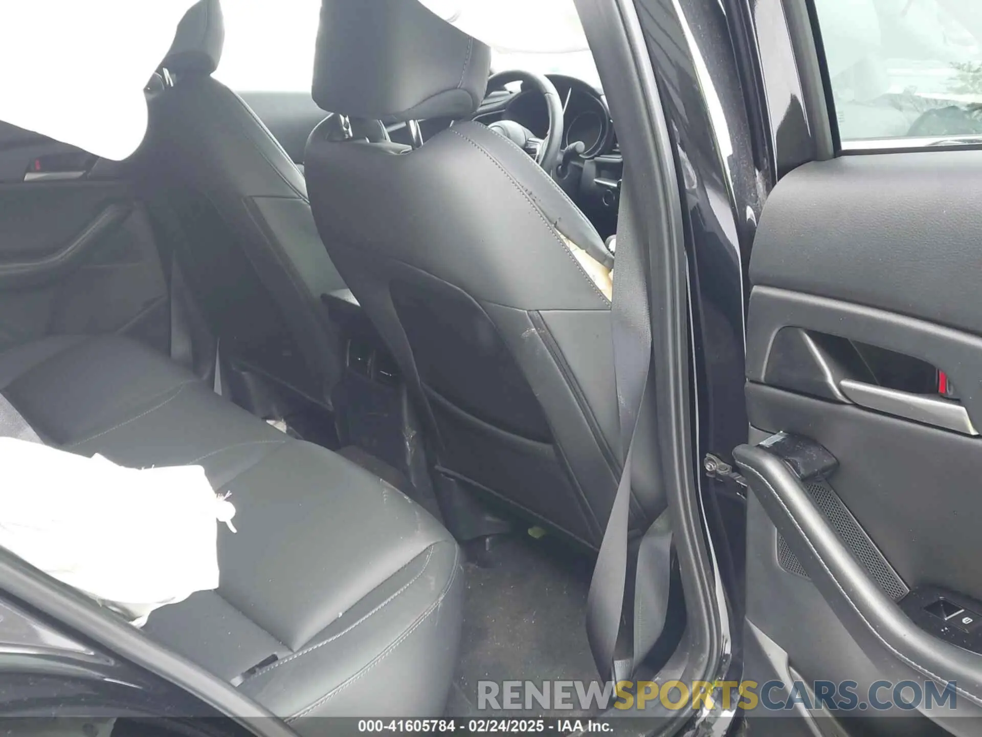 8 fotografías del automóvil dañado 3MVDMBBM4RM711811 MAZDA CX-30 2024