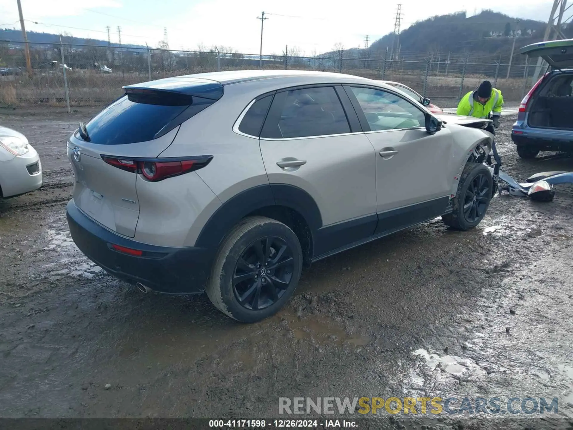 4 fotografías del automóvil dañado 3MVDMBBM5RM634642 MAZDA CX-30 2024