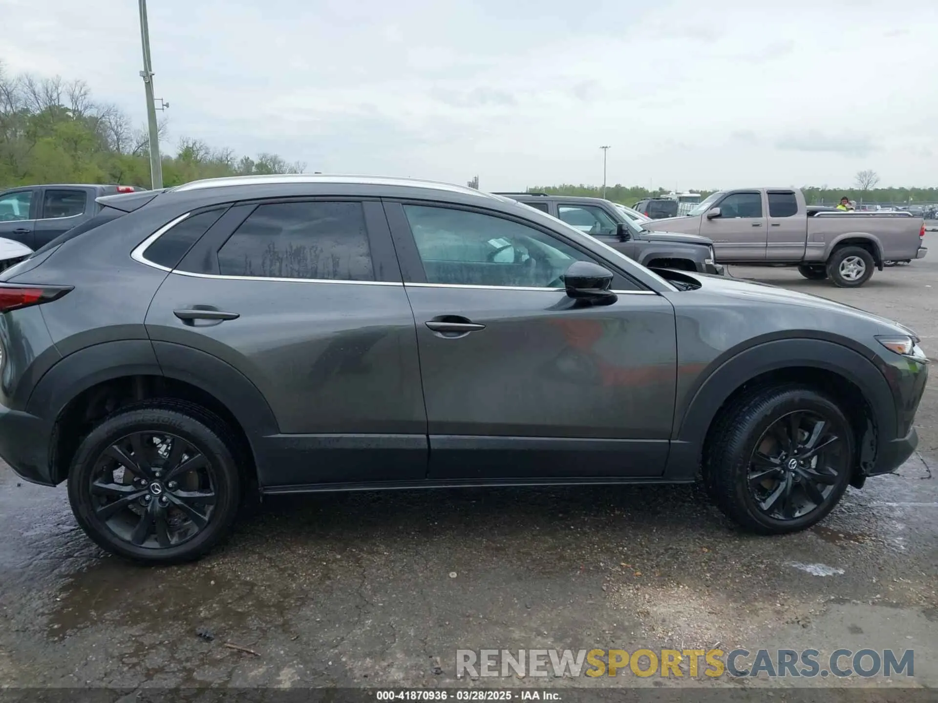 13 fotografías del automóvil dañado 3MVDMBBM5RM692184 MAZDA CX-30 2024