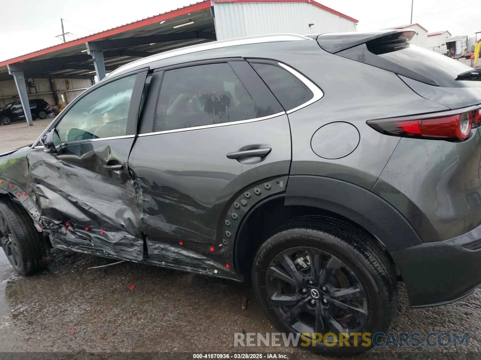 14 fotografías del automóvil dañado 3MVDMBBM5RM692184 MAZDA CX-30 2024