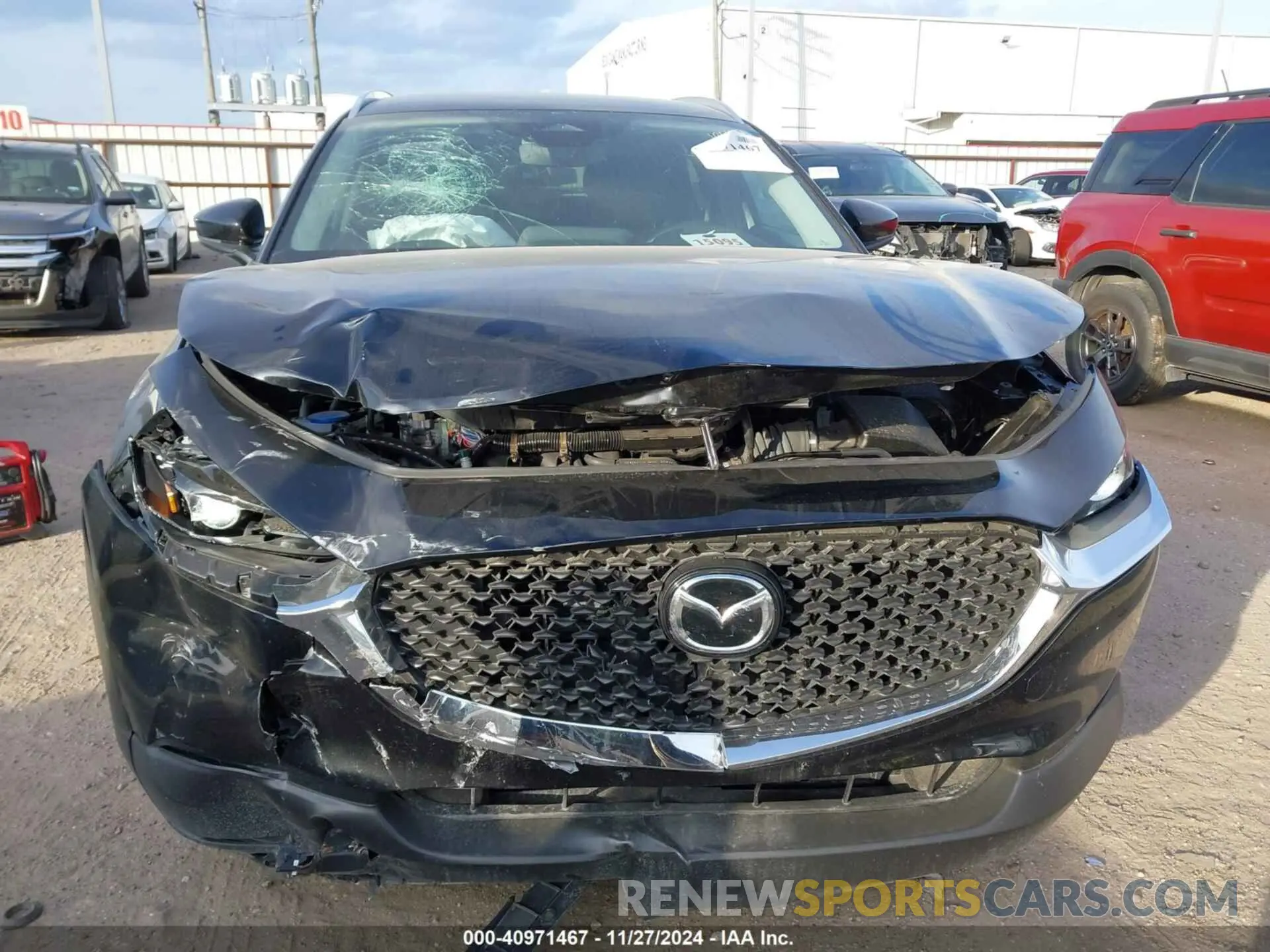 12 fotografías del automóvil dañado 3MVDMBBM5RM700297 MAZDA CX-30 2024