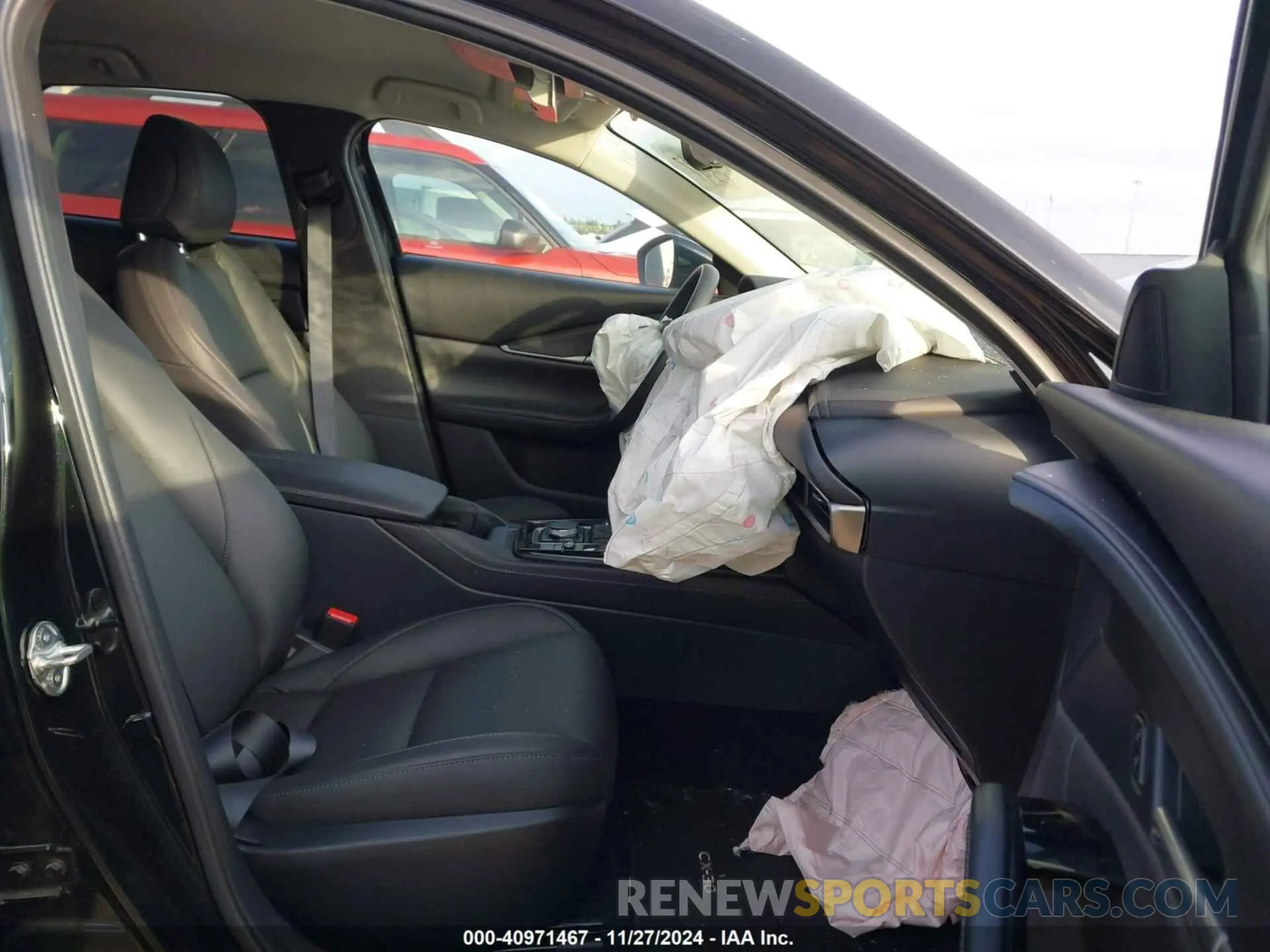 5 fotografías del automóvil dañado 3MVDMBBM5RM700297 MAZDA CX-30 2024