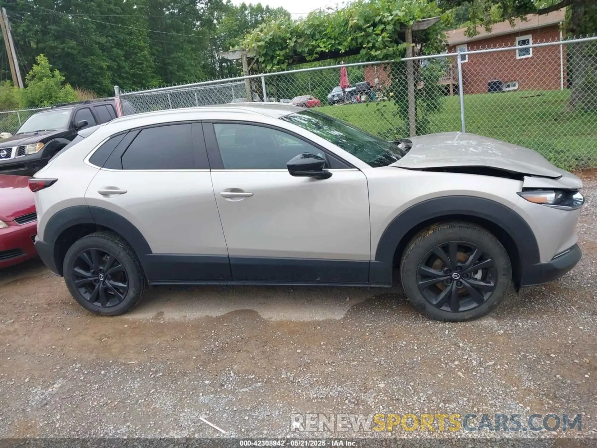 14 fotografías del automóvil dañado 3MVDMBBM6RM618305 MAZDA CX-30 2024