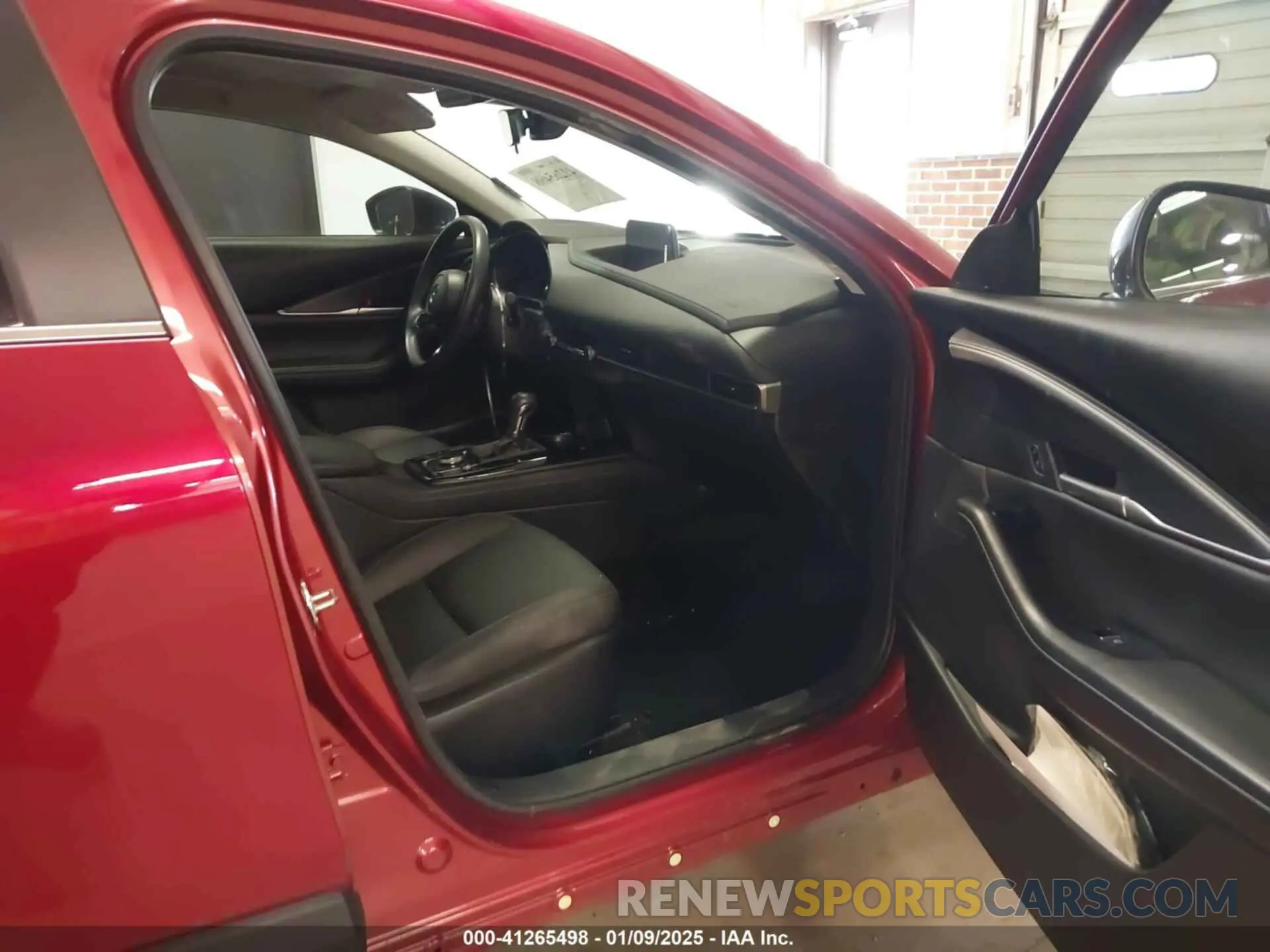 5 fotografías del automóvil dañado 3MVDMBBM7RM610746 MAZDA CX-30 2024