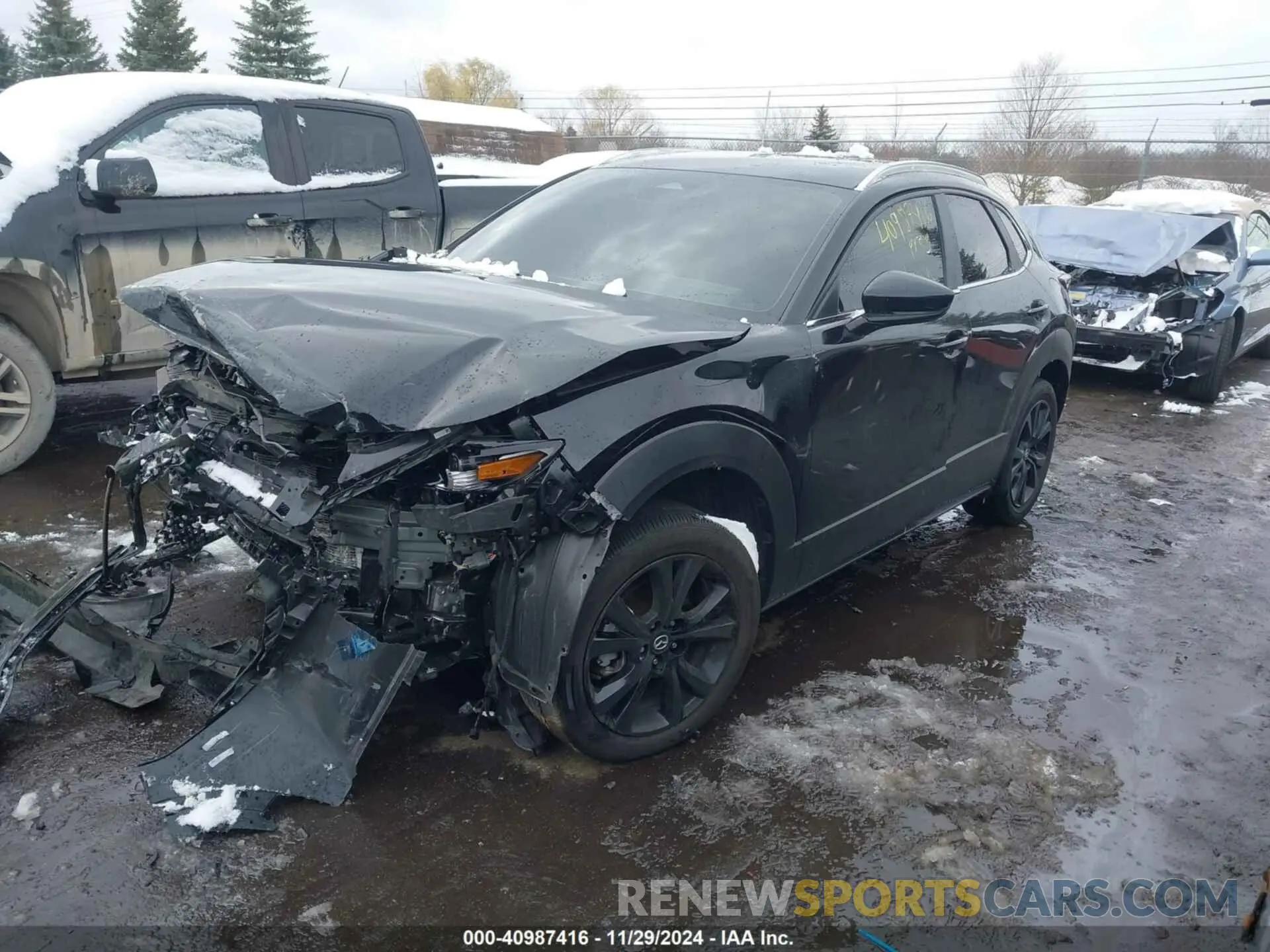 2 fotografías del automóvil dañado 3MVDMBBM7RM637249 MAZDA CX-30 2024