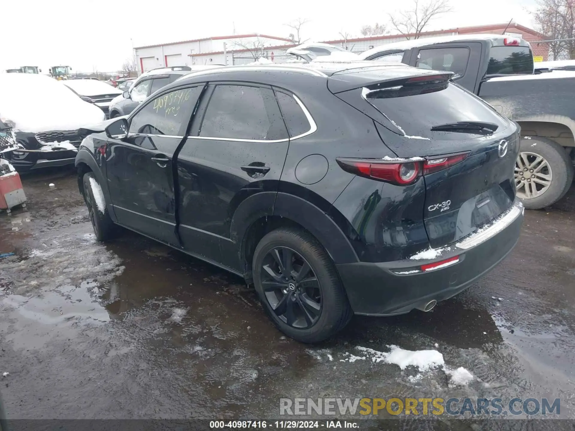 3 fotografías del automóvil dañado 3MVDMBBM7RM637249 MAZDA CX-30 2024