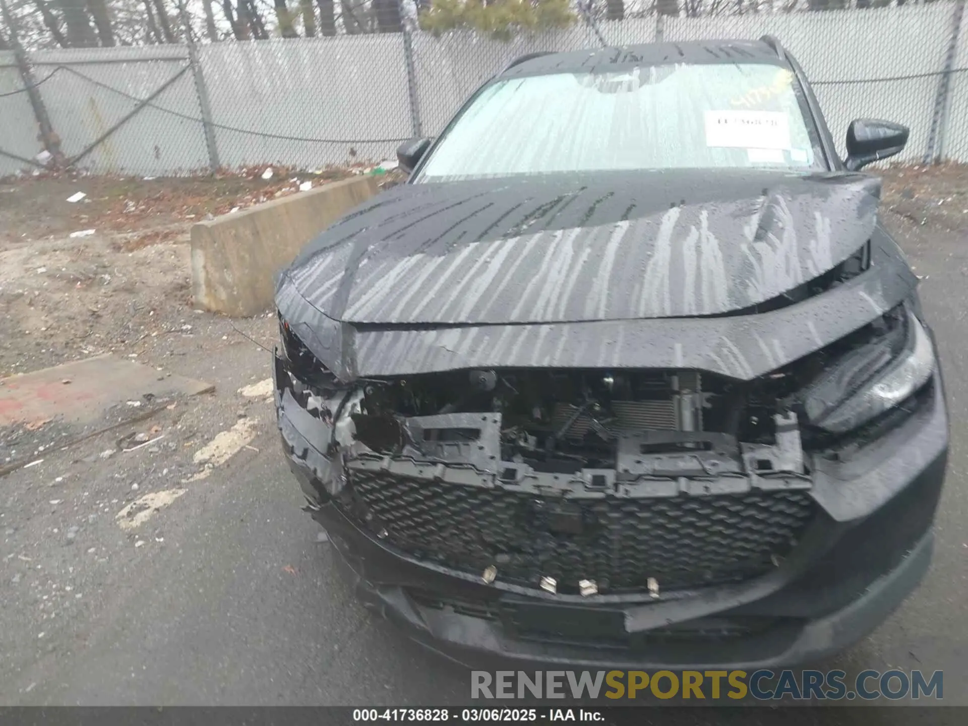 12 fotografías del automóvil dañado 3MVDMBBM8RM645571 MAZDA CX-30 2024