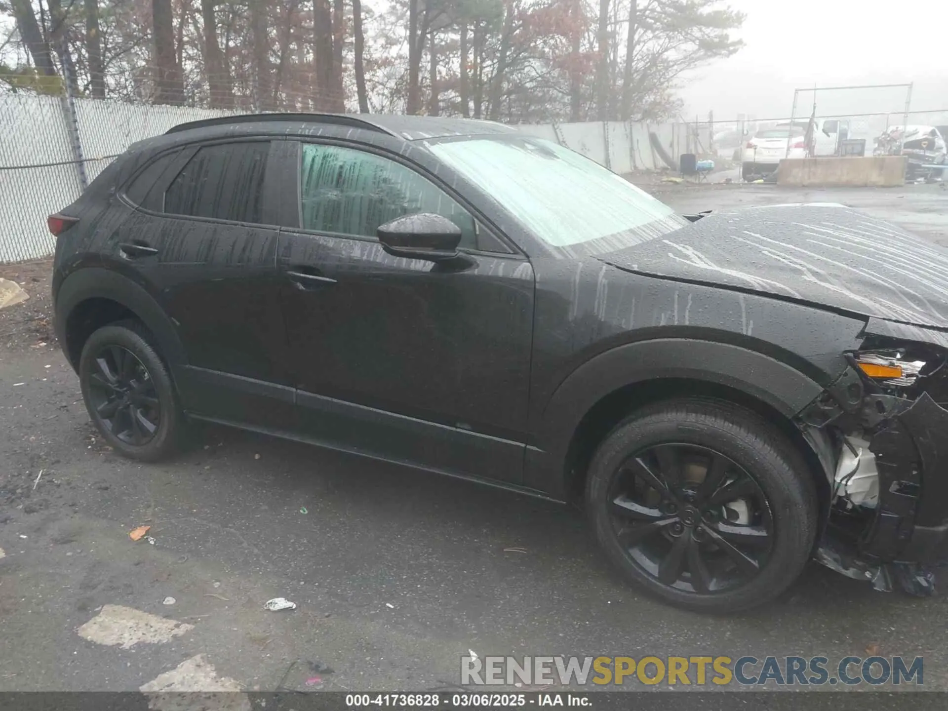 13 fotografías del automóvil dañado 3MVDMBBM8RM645571 MAZDA CX-30 2024