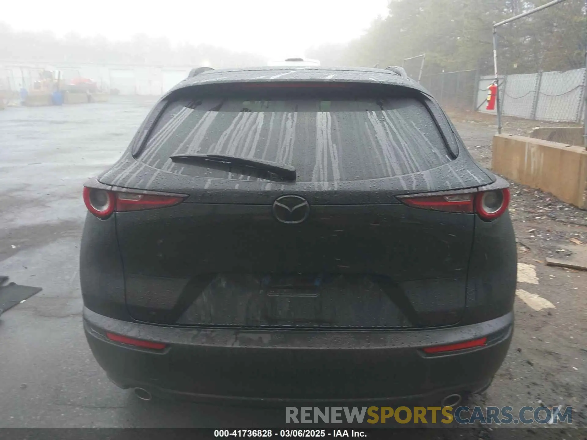 16 fotografías del automóvil dañado 3MVDMBBM8RM645571 MAZDA CX-30 2024