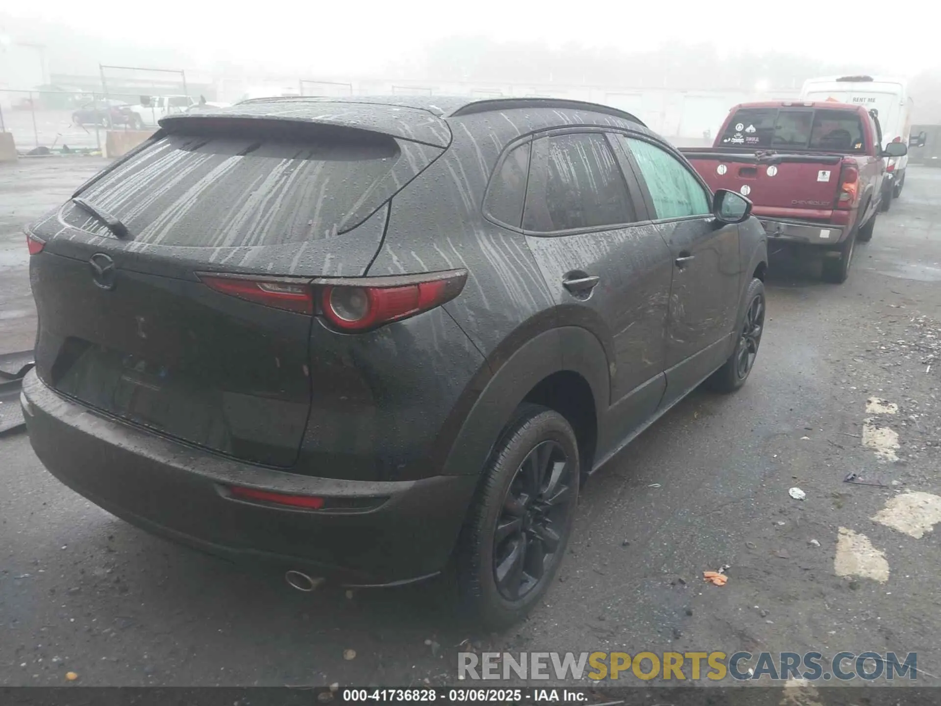4 fotografías del automóvil dañado 3MVDMBBM8RM645571 MAZDA CX-30 2024