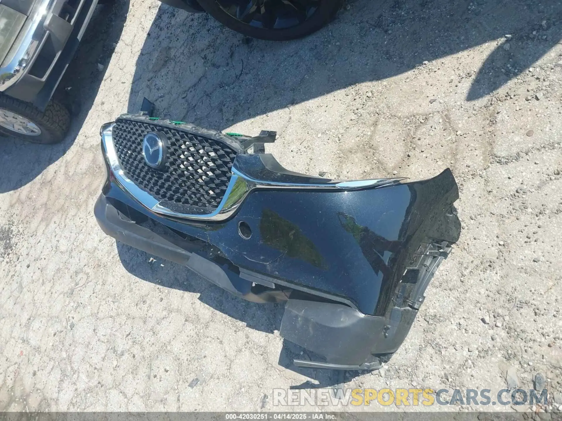 12 fotografías del automóvil dañado 3MVDMBBM8RM657137 MAZDA CX-30 2024