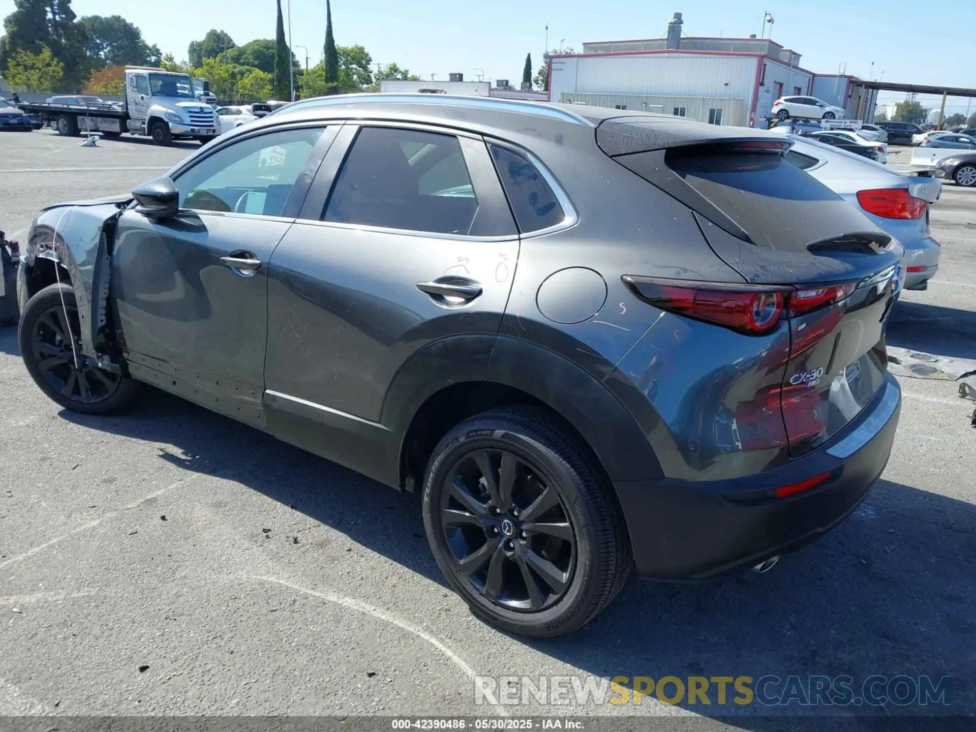 3 fotografías del automóvil dañado 3MVDMBBM8RM716638 MAZDA CX-30 2024