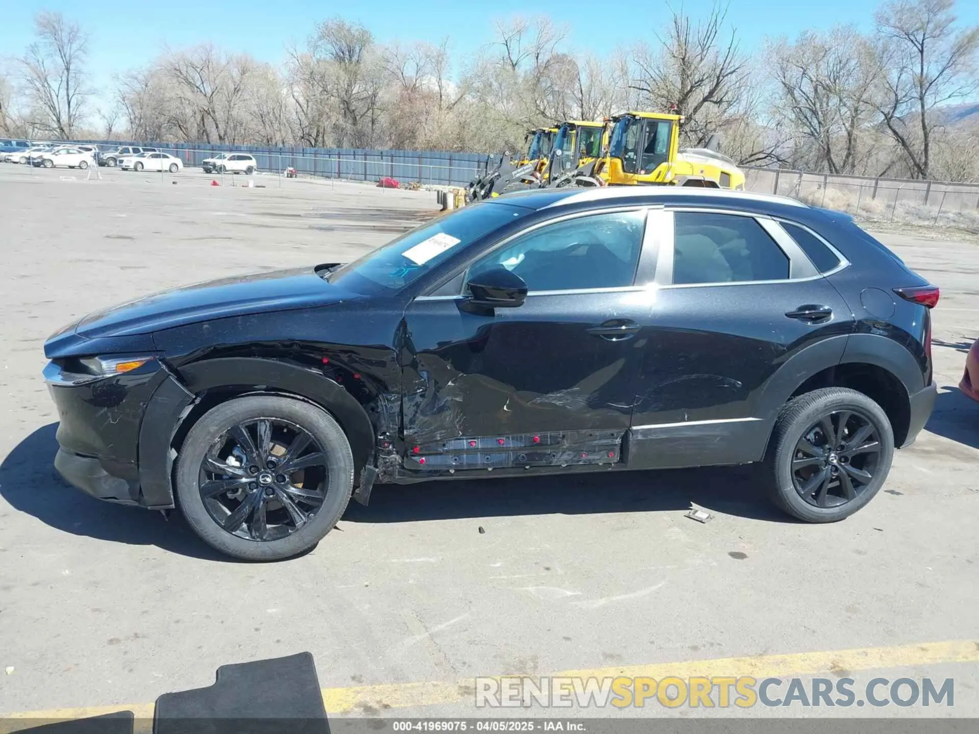 14 fotografías del automóvil dañado 3MVDMBBM9RM645451 MAZDA CX-30 2024
