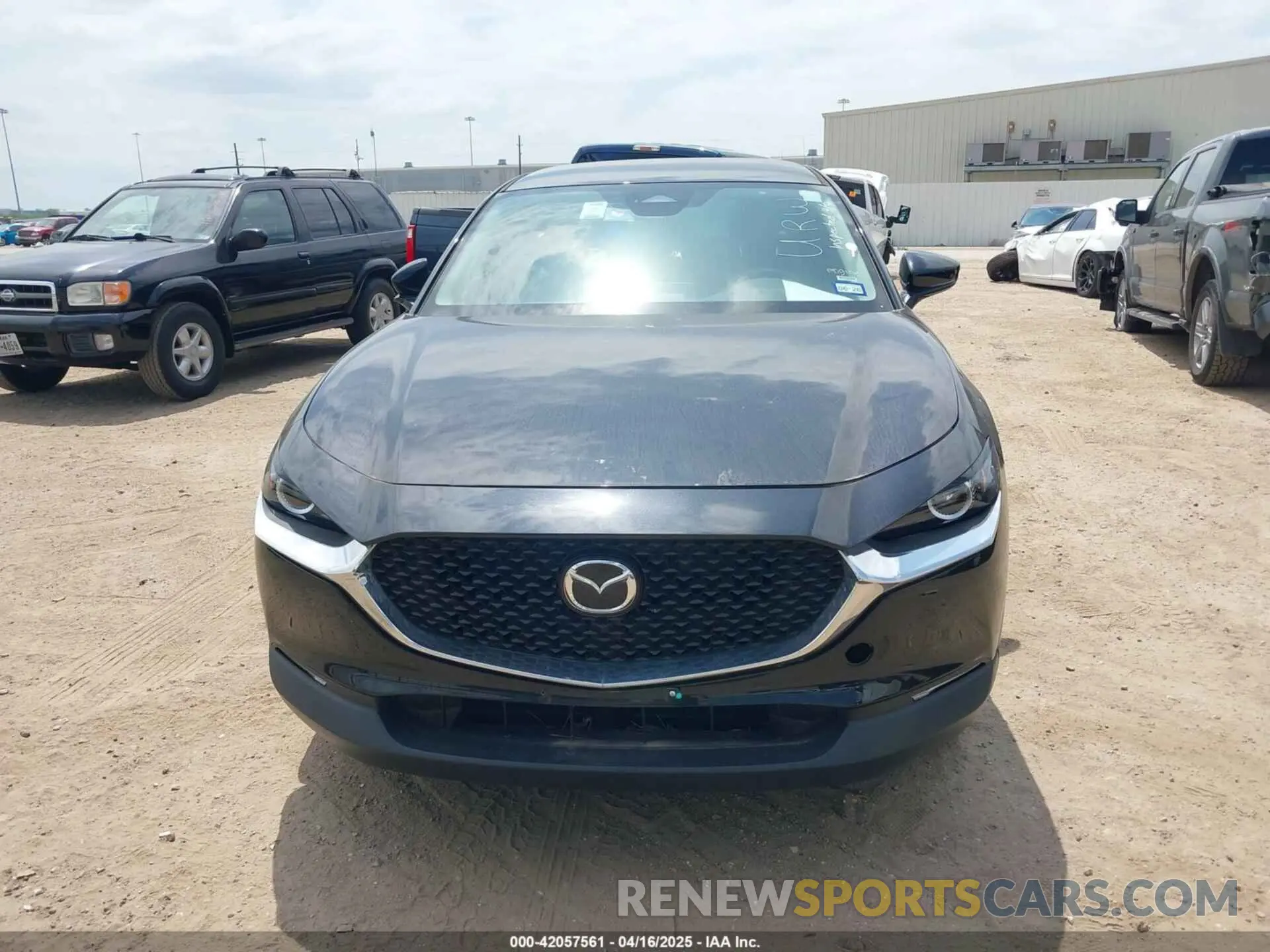 12 fotografías del automóvil dañado 3MVDMBBMXRM625841 MAZDA CX-30 2024