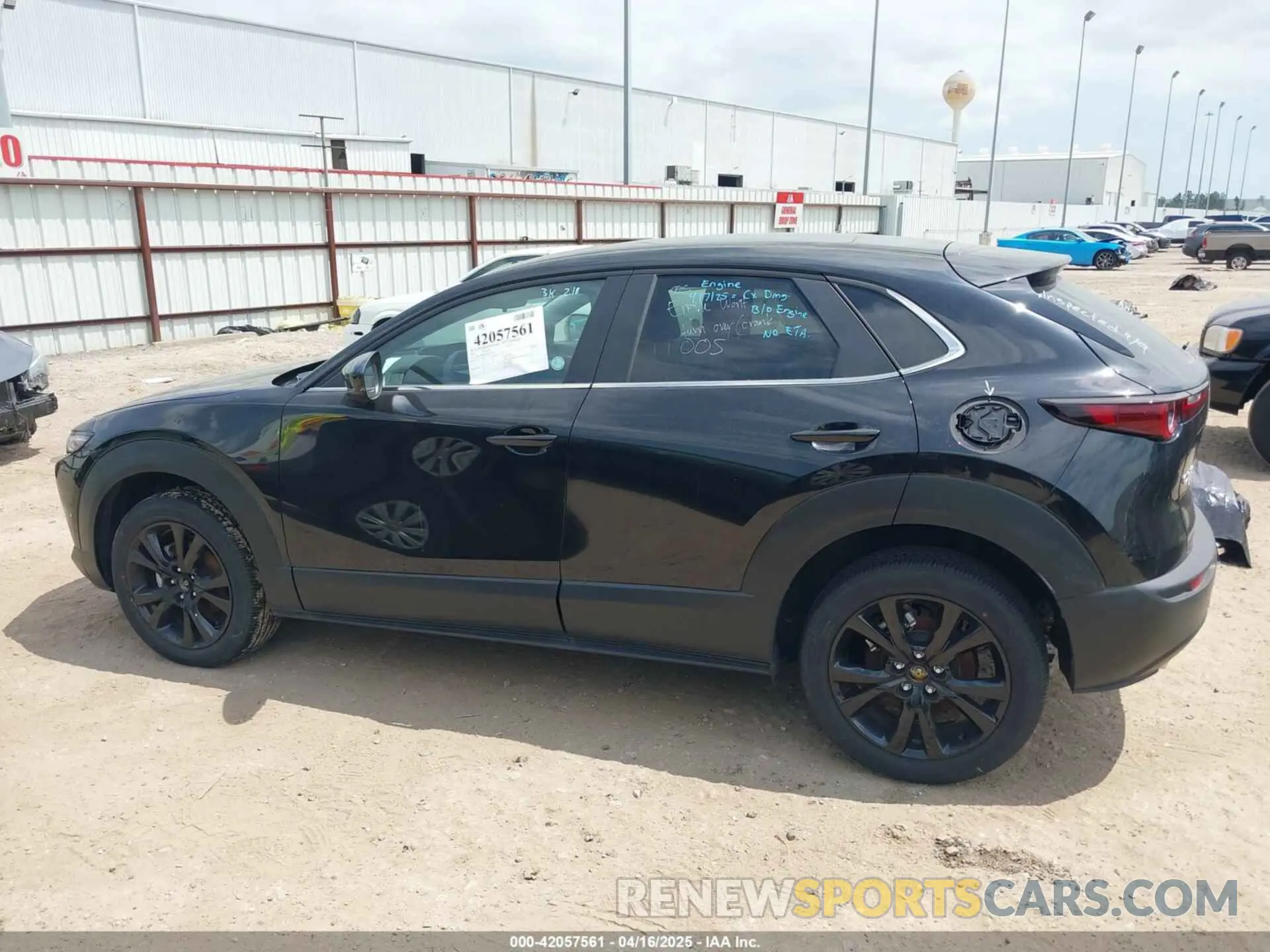 14 fotografías del automóvil dañado 3MVDMBBMXRM625841 MAZDA CX-30 2024
