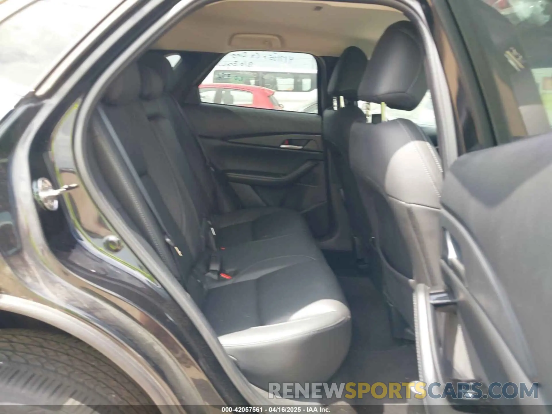 8 fotografías del automóvil dañado 3MVDMBBMXRM625841 MAZDA CX-30 2024