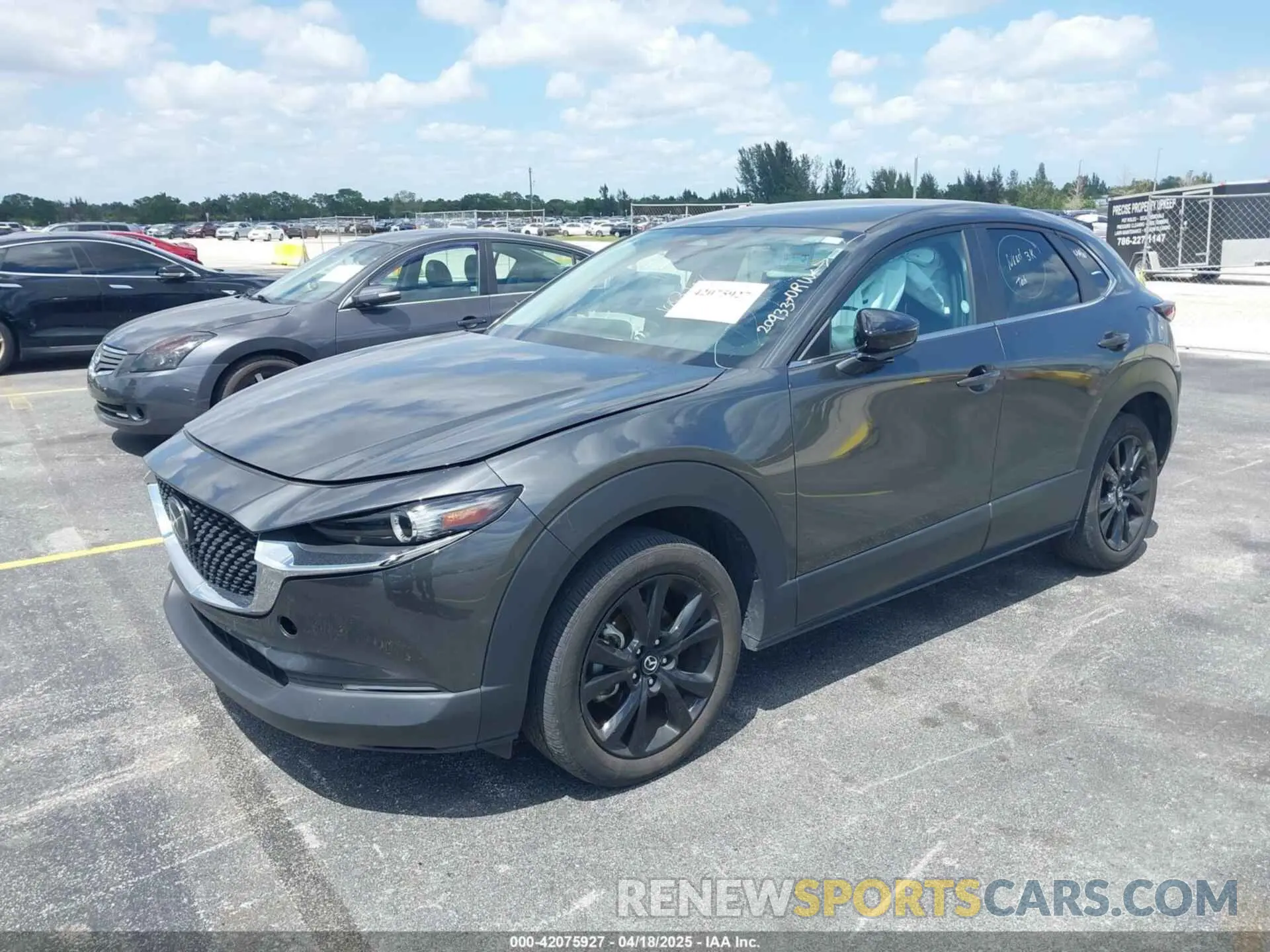 2 fotografías del automóvil dañado 3MVDMBBMXRM628979 MAZDA CX-30 2024
