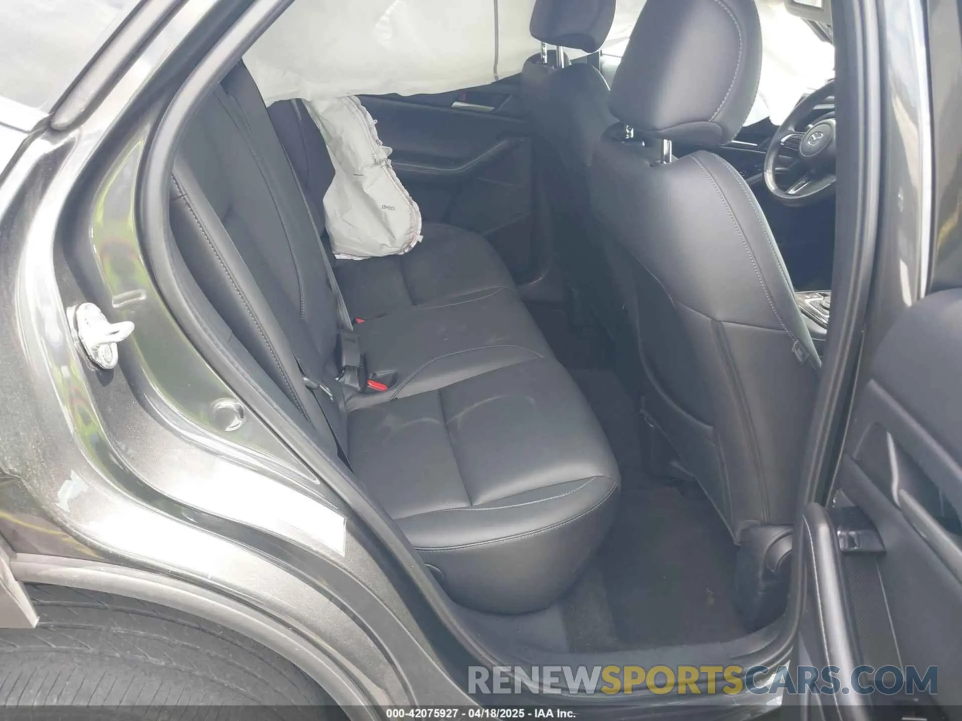 8 fotografías del automóvil dañado 3MVDMBBMXRM628979 MAZDA CX-30 2024