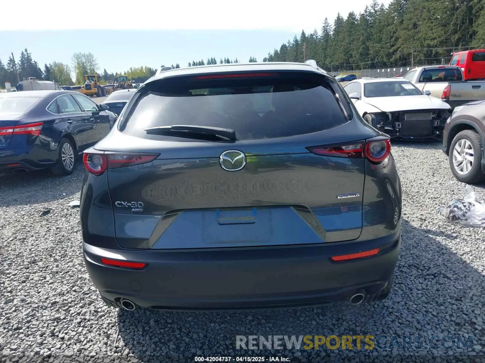 16 fotografías del automóvil dañado 3MVDMBBMXRM645958 MAZDA CX-30 2024