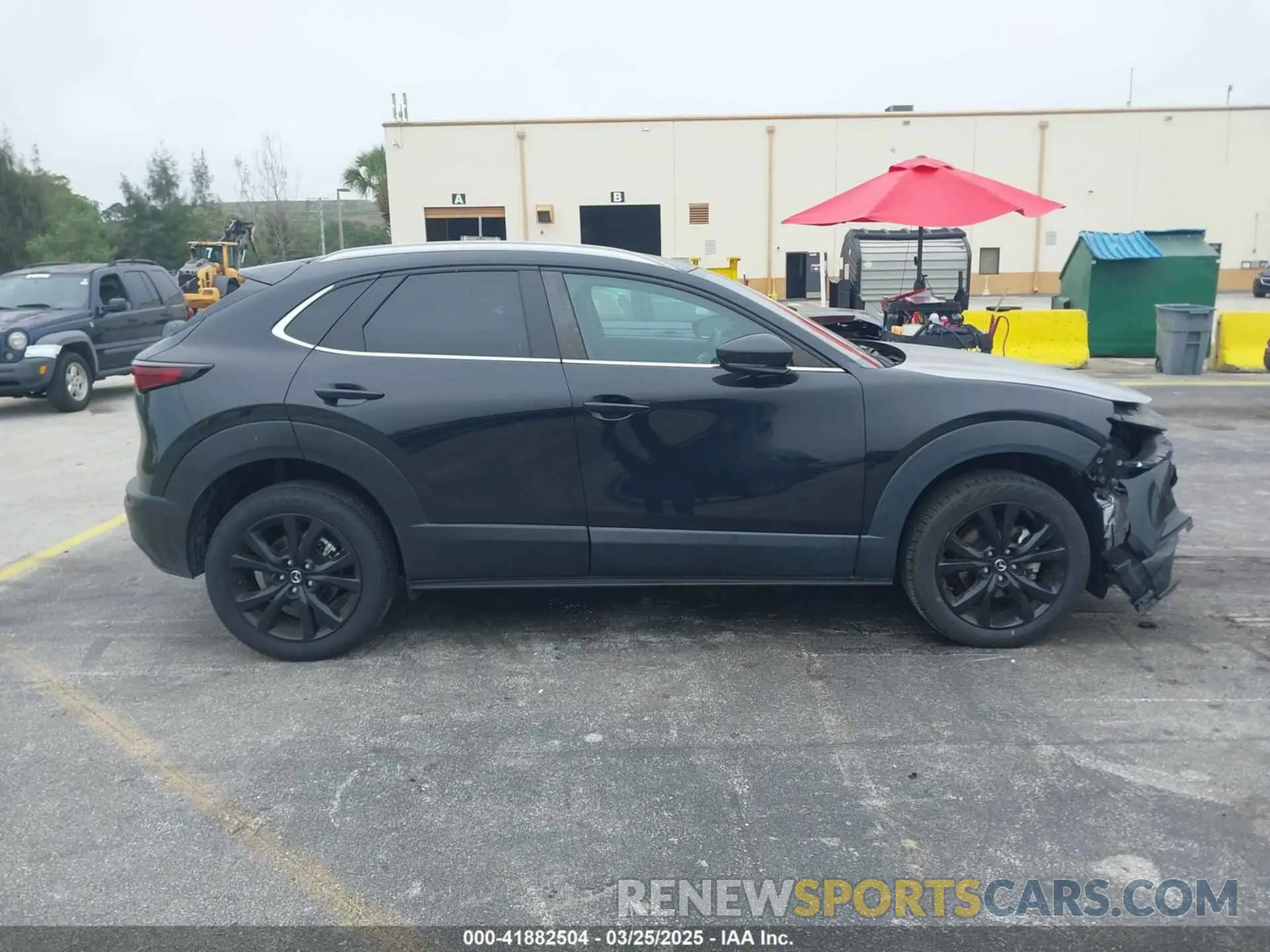 13 fotografías del automóvil dañado 3MVDMBBMXRM695310 MAZDA CX-30 2024