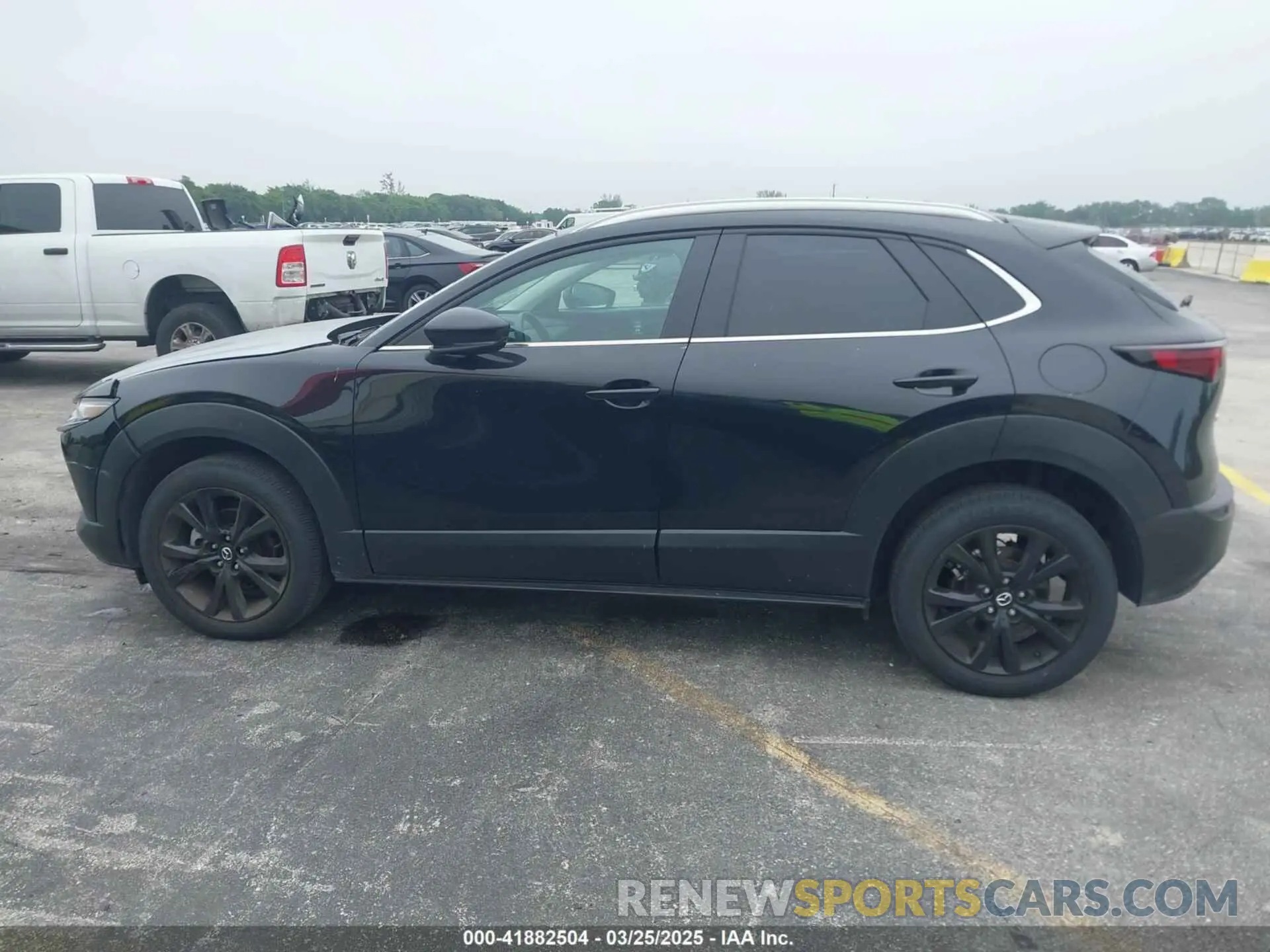 14 fotografías del automóvil dañado 3MVDMBBMXRM695310 MAZDA CX-30 2024